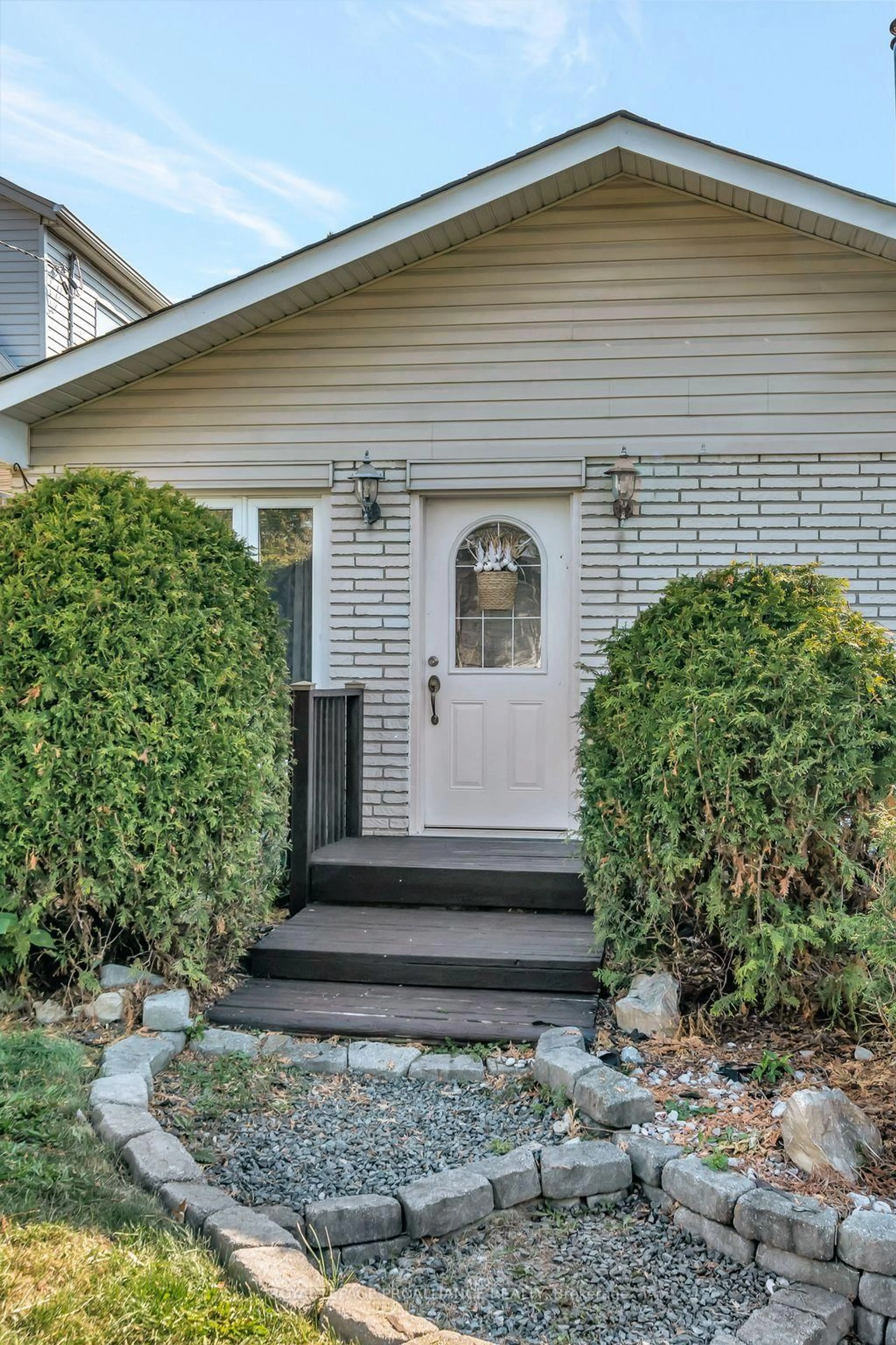Unknown for 317 Sidney St, Quinte West Ontario K8V 2V1