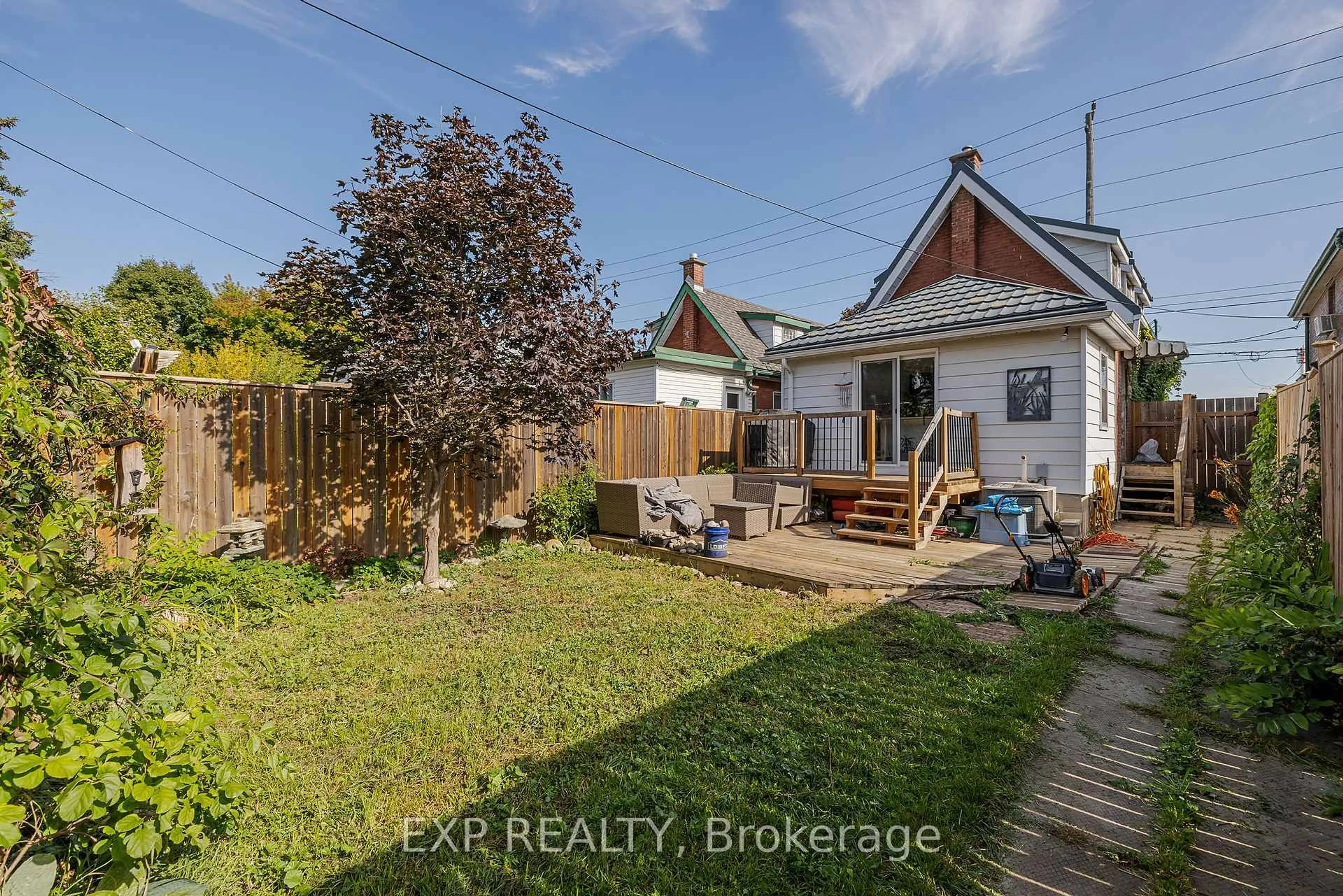 A pic from outside/outdoor area/front of a property/back of a property/a pic from drone, street for 237 Victoria Rd, Guelph Ontario N1E 5P9