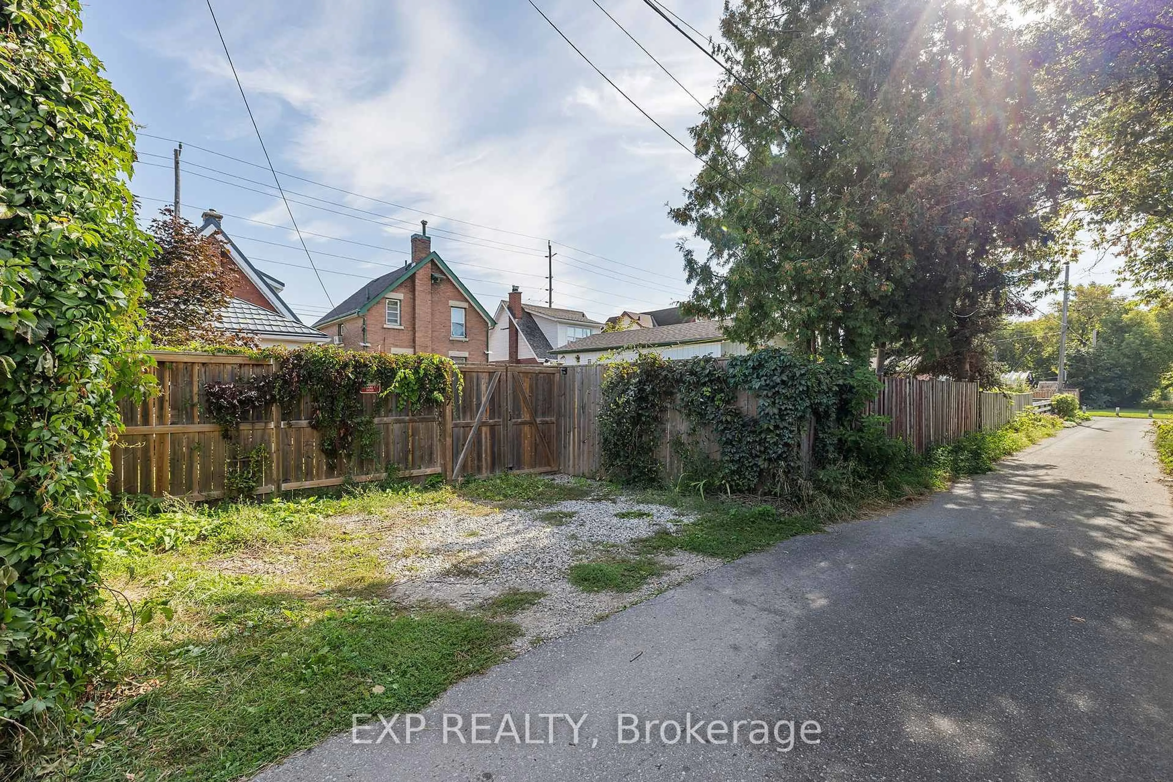 A pic from outside/outdoor area/front of a property/back of a property/a pic from drone, street for 237 Victoria Rd, Guelph Ontario N1E 5P9