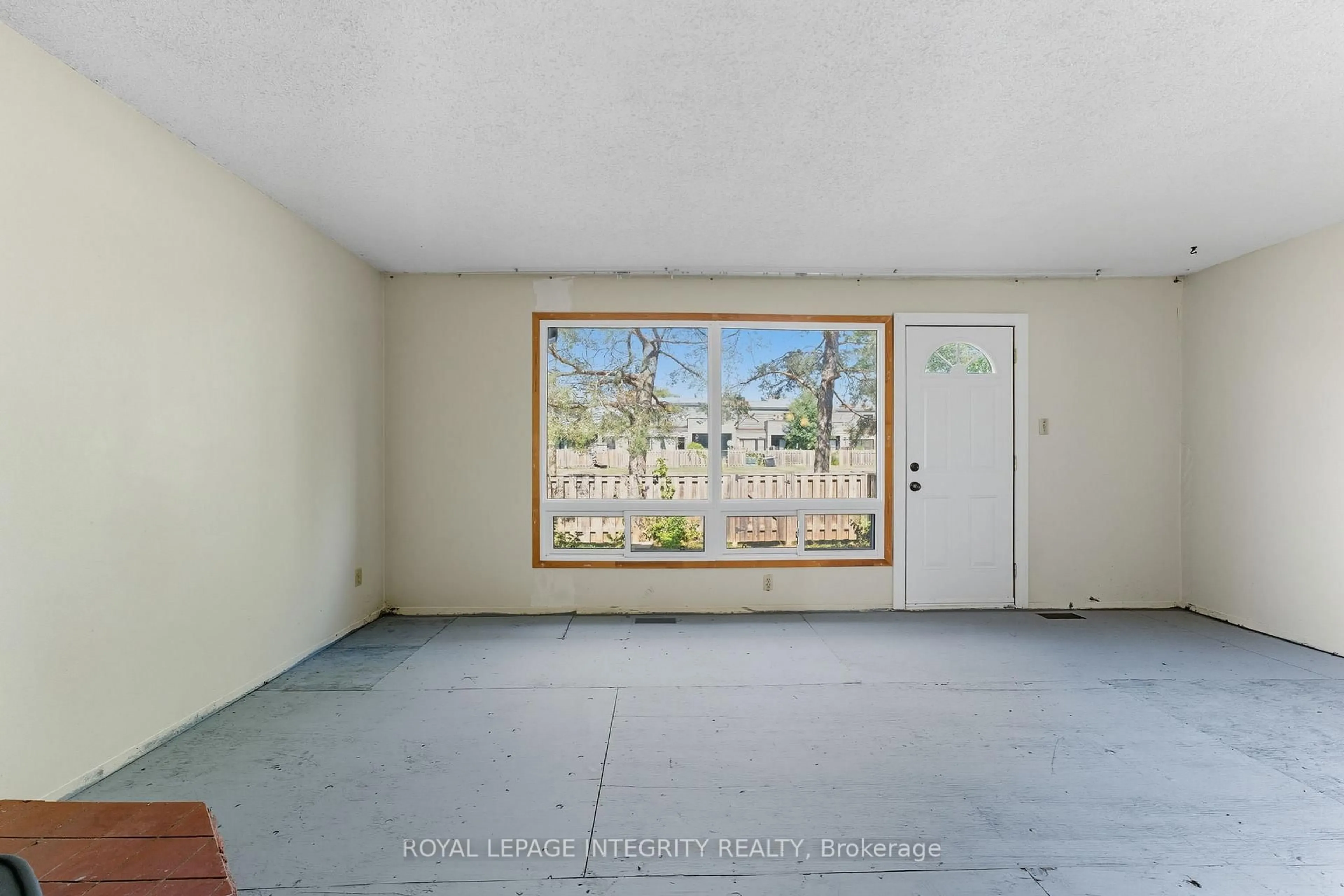 Unknown for 3565 Downpatrick Rd #14, Ottawa Ontario K1V 8T3