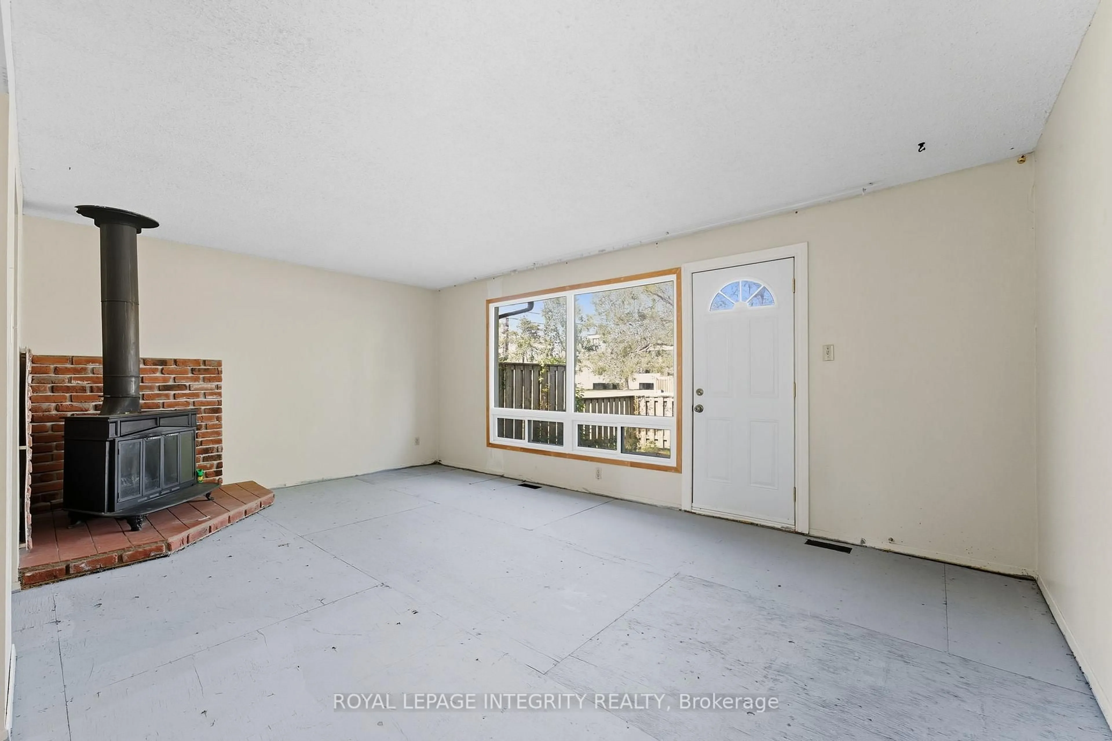 A pic of a room for 3565 Downpatrick Rd #14, Ottawa Ontario K1V 8T3