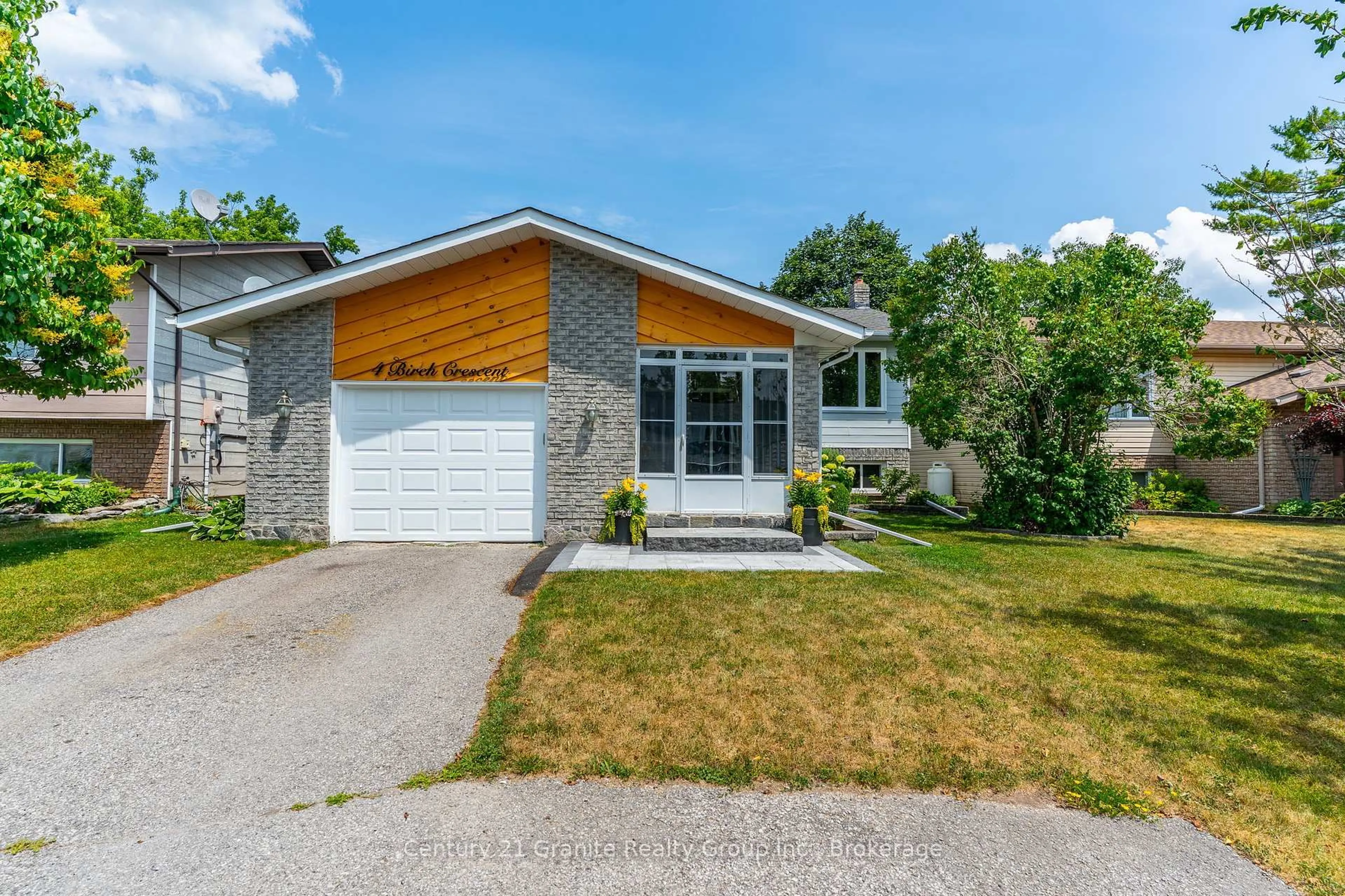 Home with vinyl exterior material, street for 4 Birch Cres, Kawartha Lakes Ontario K0M 1A0