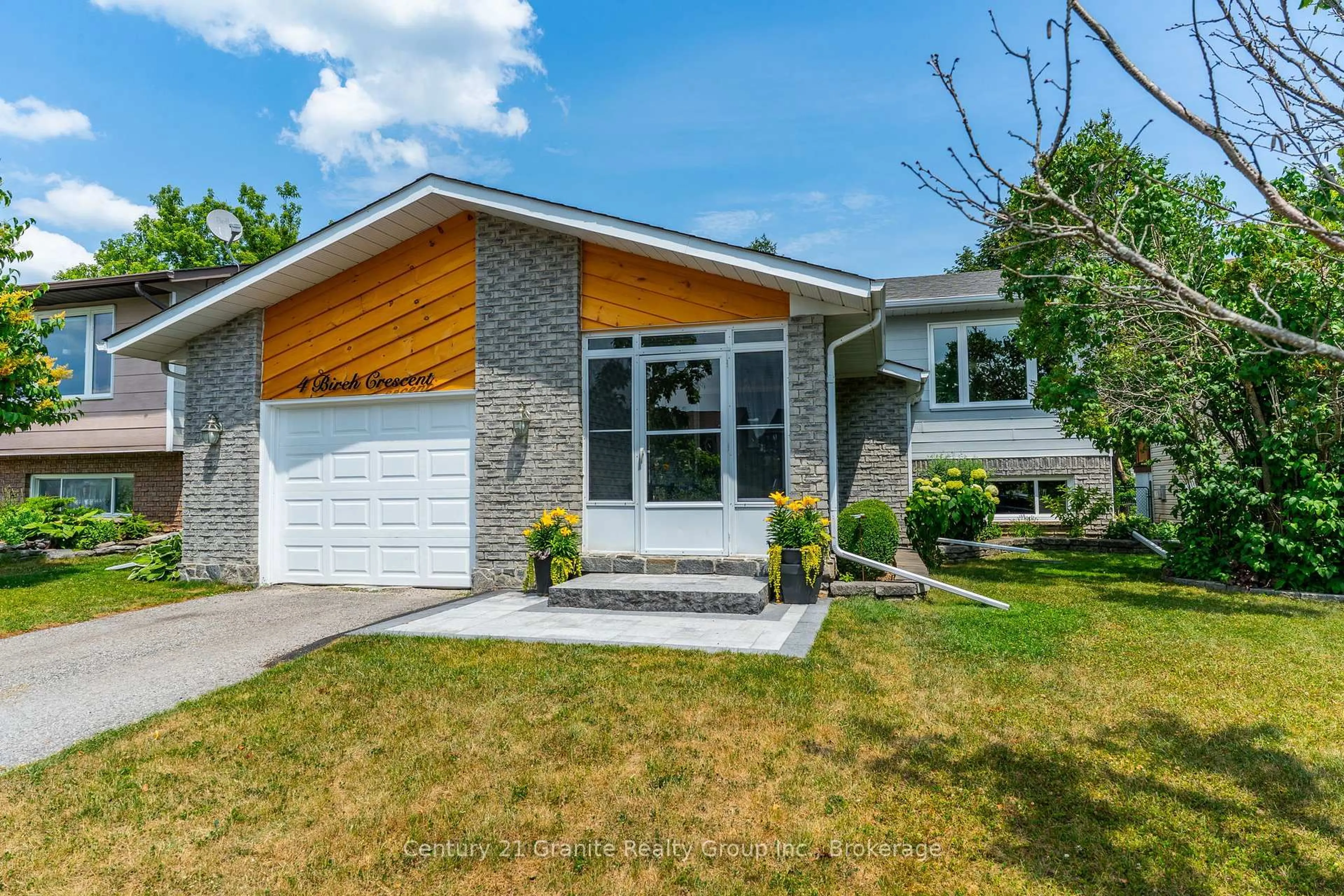 Home with vinyl exterior material, street for 4 Birch Cres, Kawartha Lakes Ontario K0M 1A0