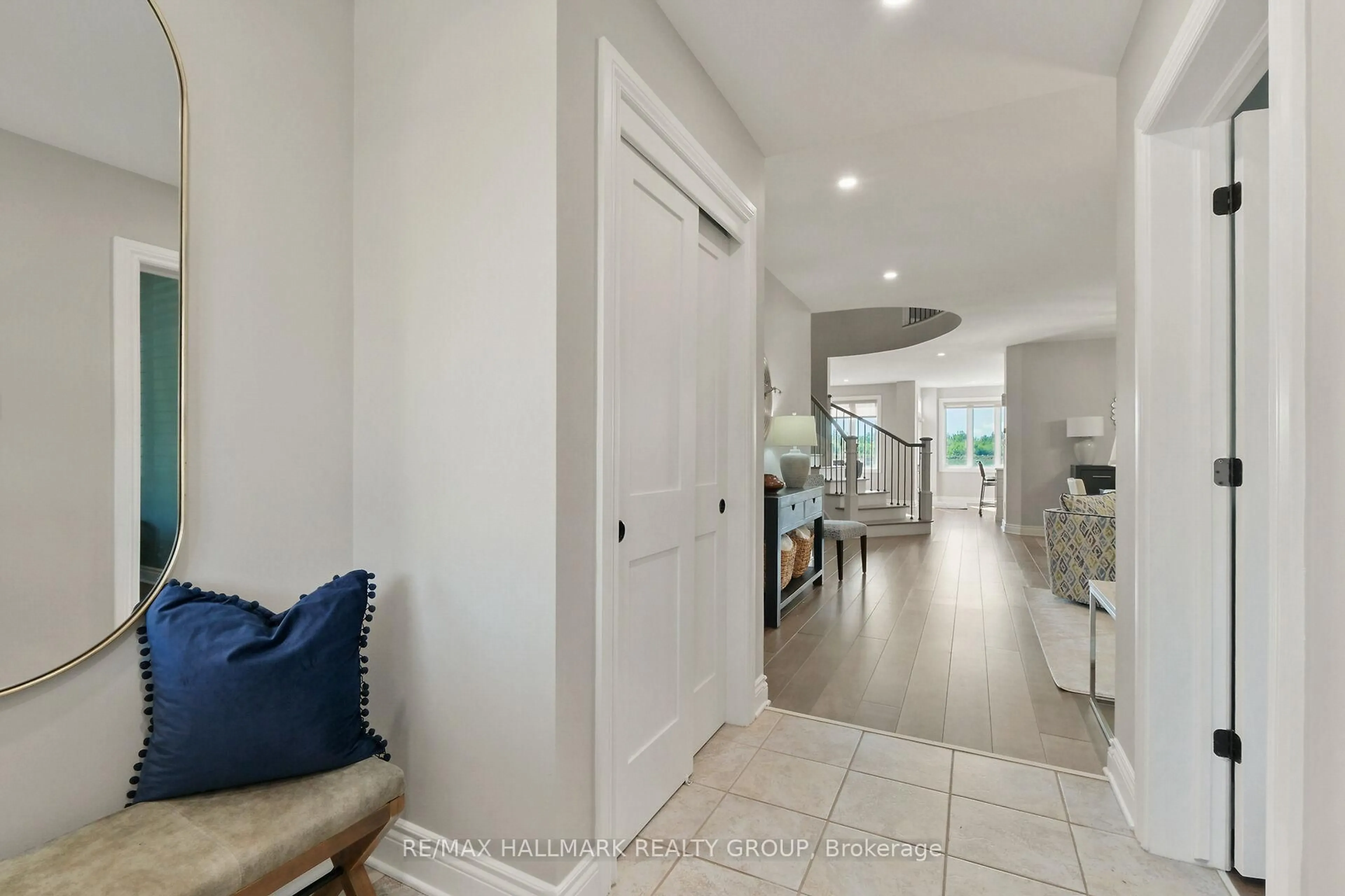 Indoor entryway for 444 Frank Cauley Way, Orleans Ontario K4A 0L5