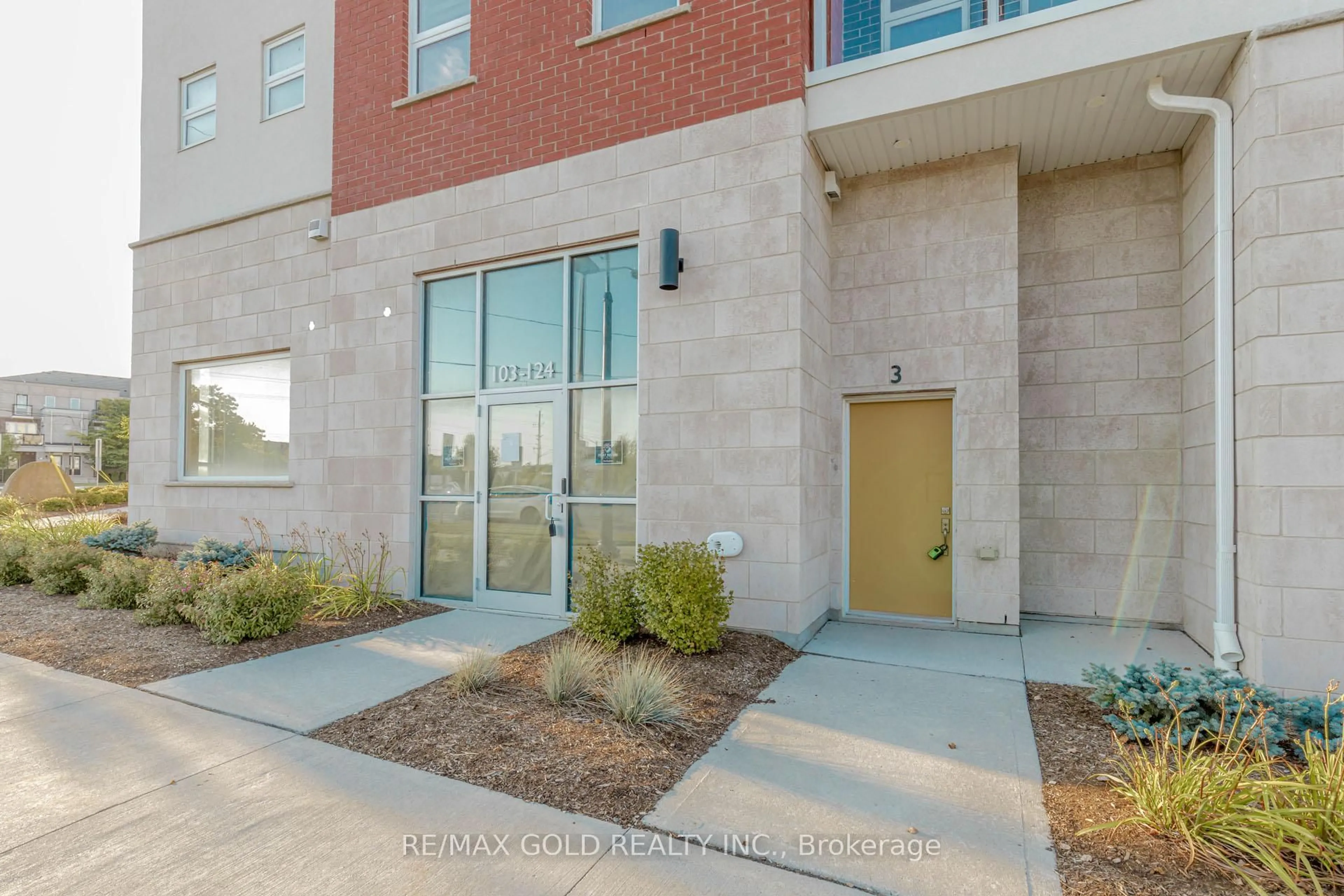Unknown for 124 Seabrook Dr #3, Kitchener Ontario N2R 0R7