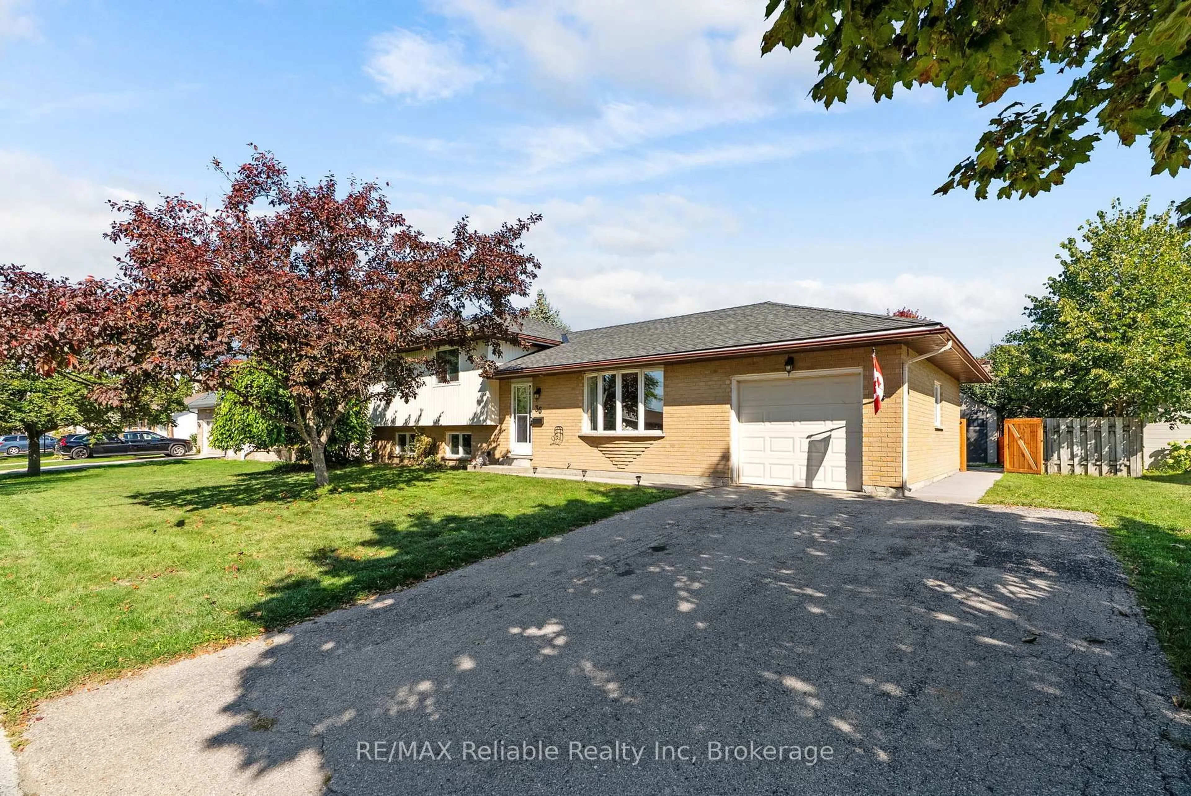 A pic from outside/outdoor area/front of a property/back of a property/a pic from drone, street for 36 Lee Cres, Goderich Ontario N7A 4L3