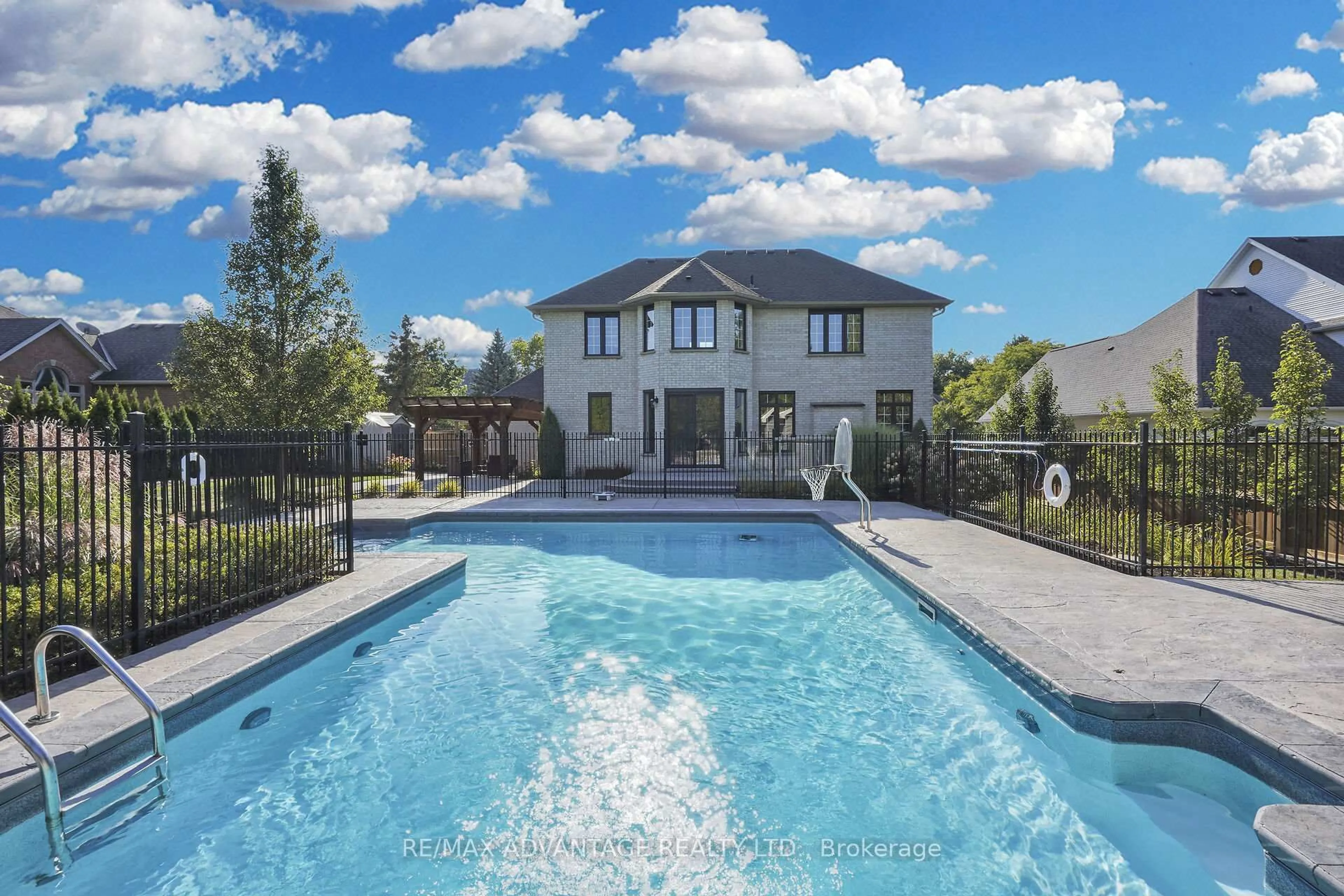 Pool for 6 Northumberland Rd, London North Ontario N6H 5H5
