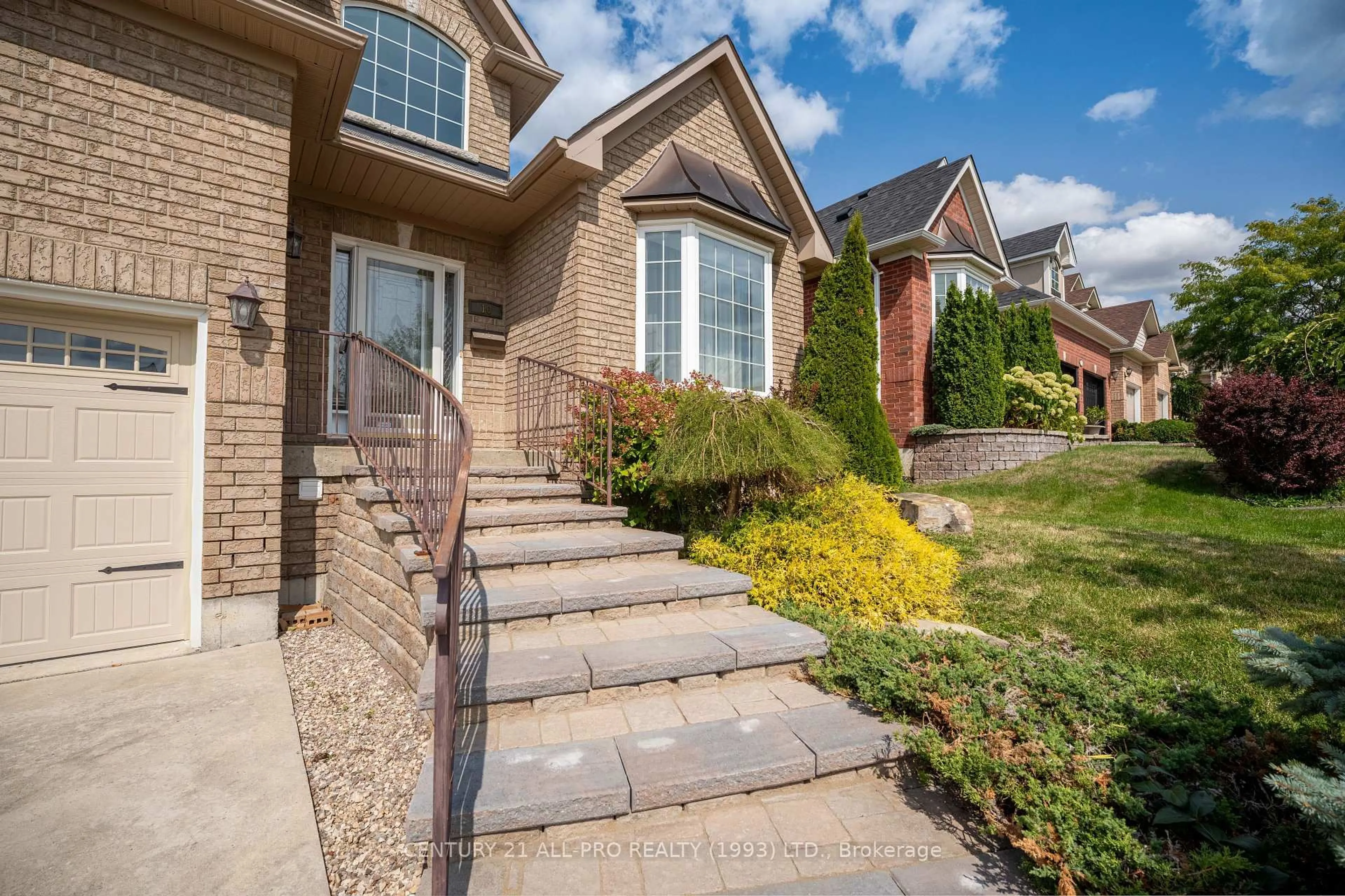 Home with brick exterior material, street for 10 Ellis Cres, Kawartha Lakes Ontario K9V 3Y9