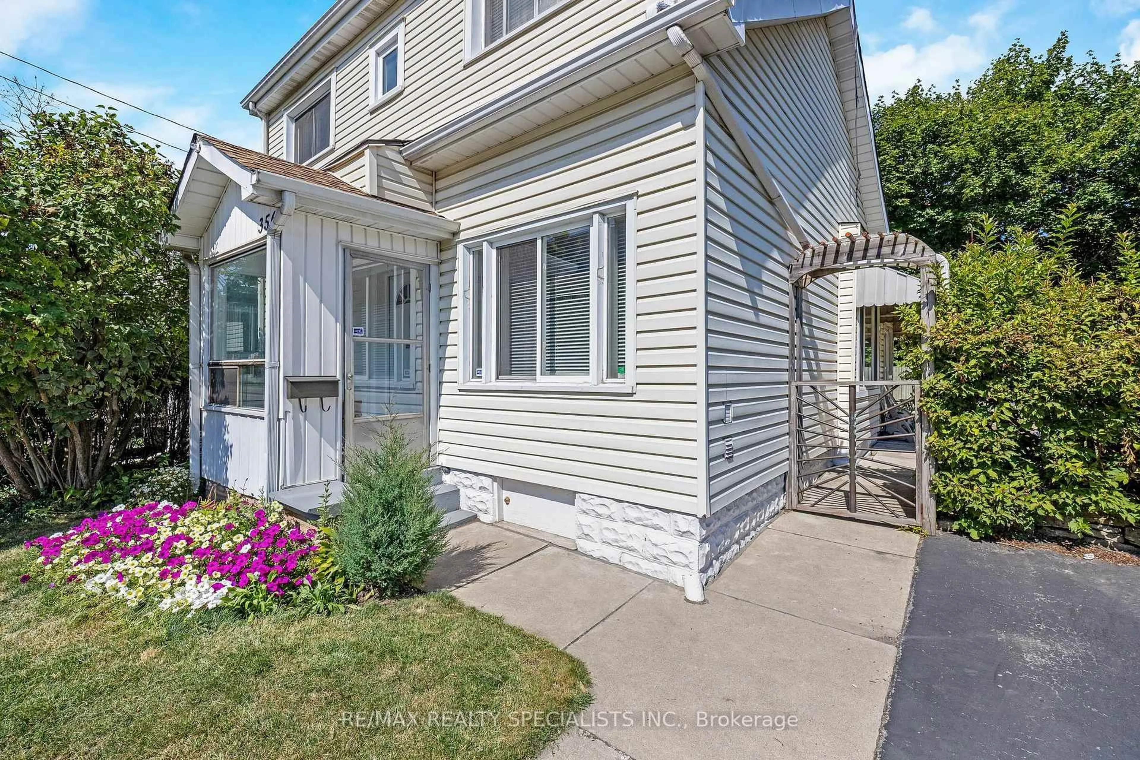 Unknown for 356 Hunter St, Hamilton Ontario L8P 1S7