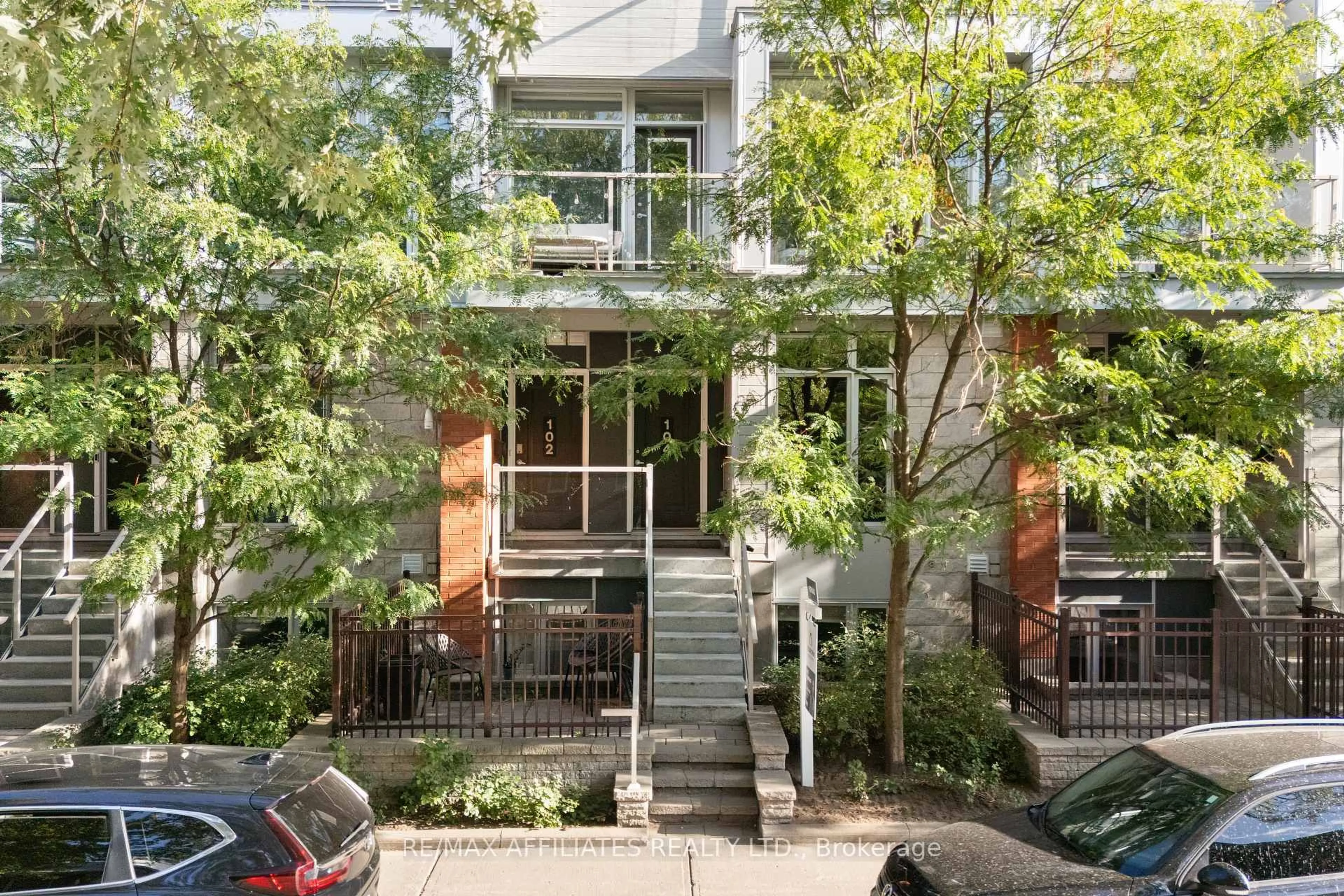 Unknown for 104 Holmwood Ave, Ottawa Ontario K1S 5V1