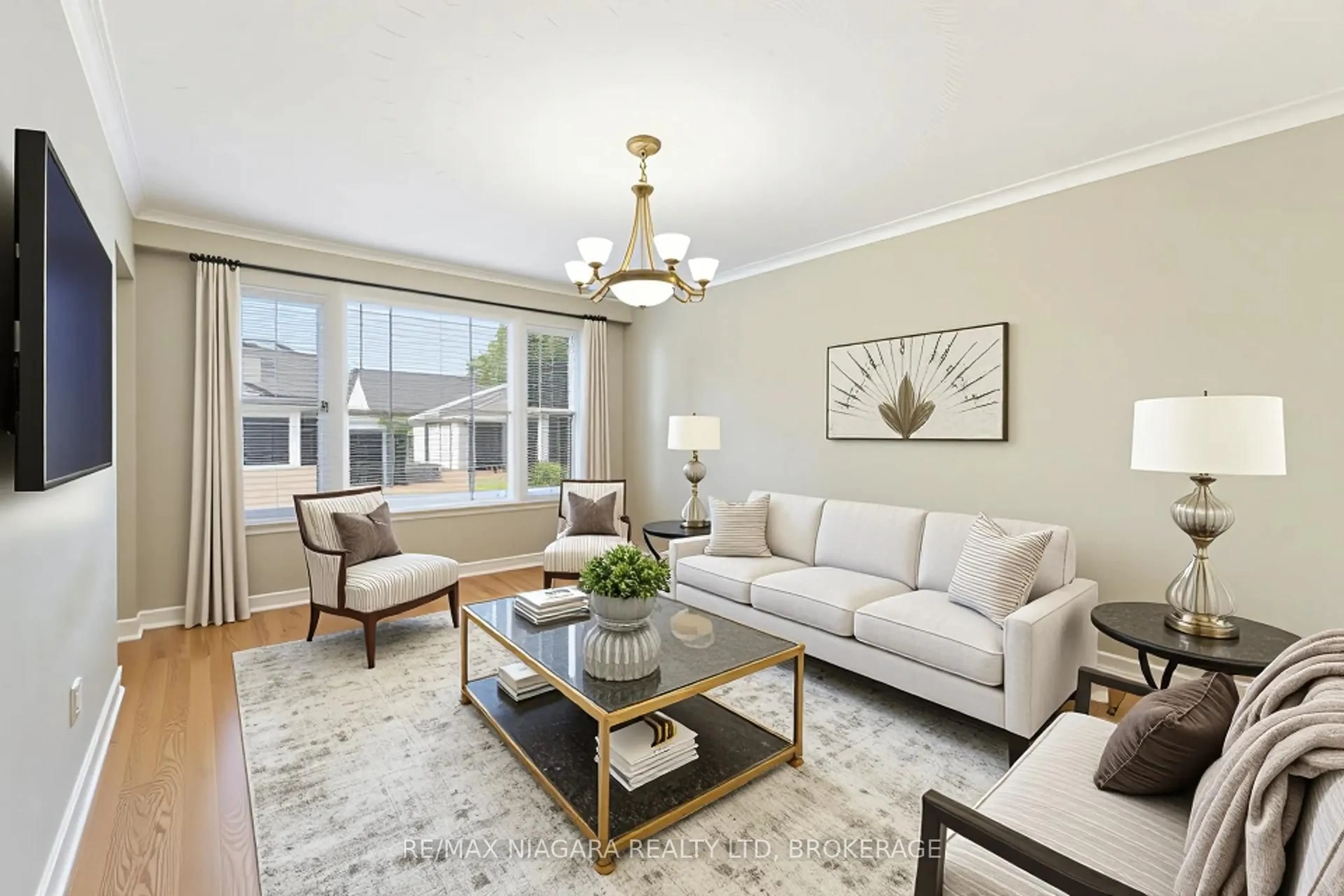 Living room with furniture, unknown for 5514 Glenholme Ave, Niagara Falls Ontario L2G 4X9