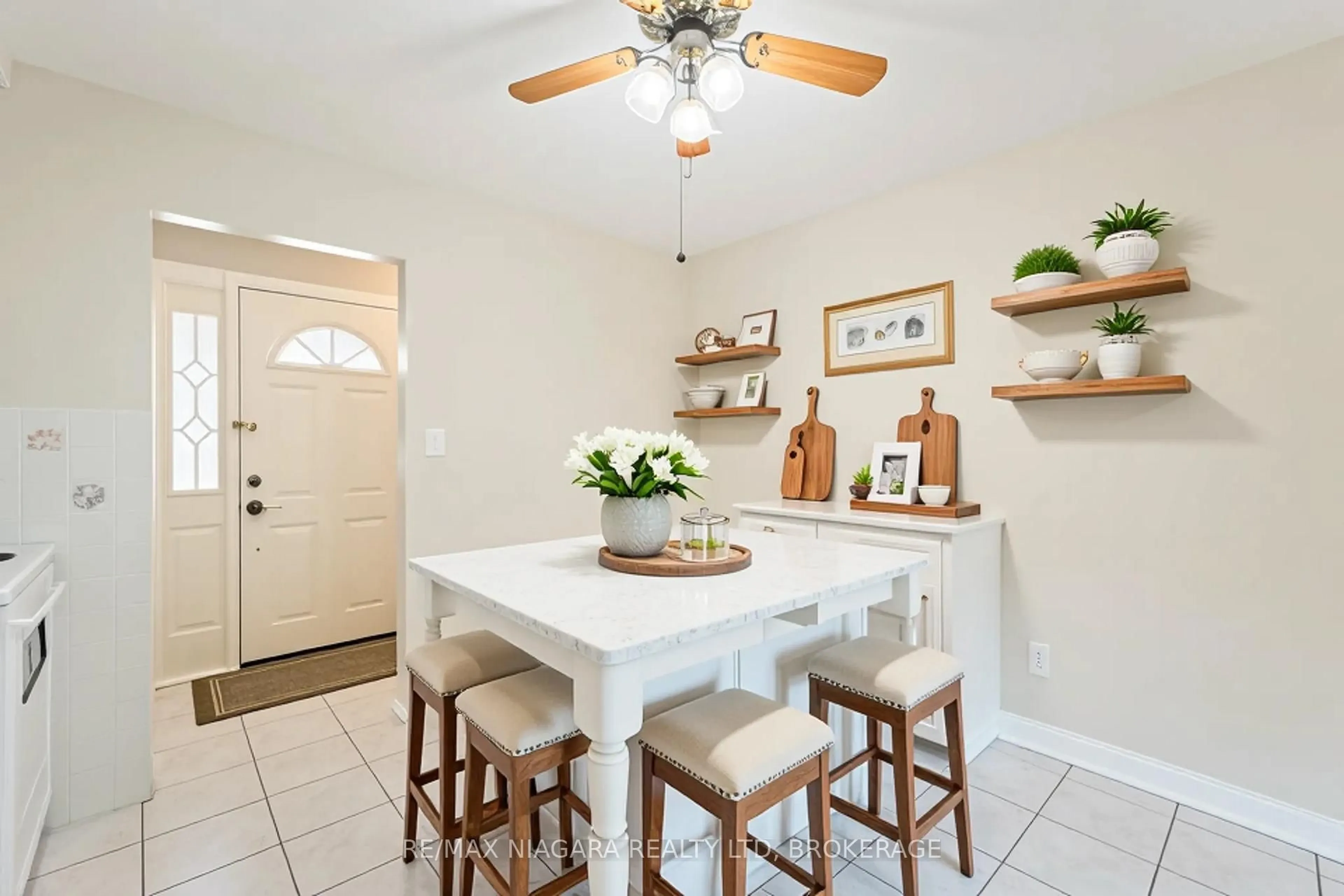 Open concept kitchen, ceramic/tile floor for 5514 Glenholme Ave, Niagara Falls Ontario L2G 4X9