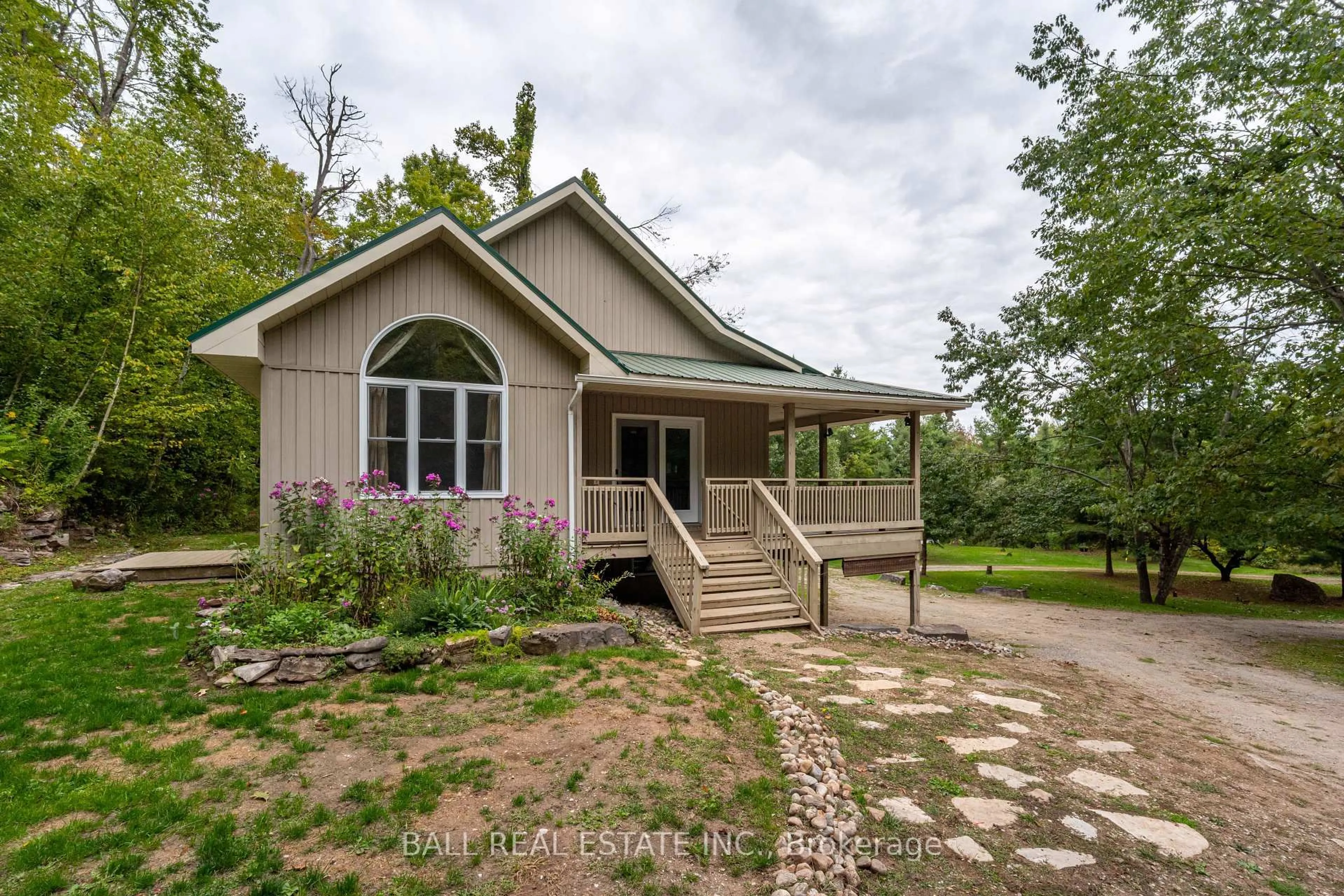 A pic from outside/outdoor area/front of a property/back of a property/a pic from drone, unknown for 45 Spring Dr, Trent Lakes Ontario K0M 1A0