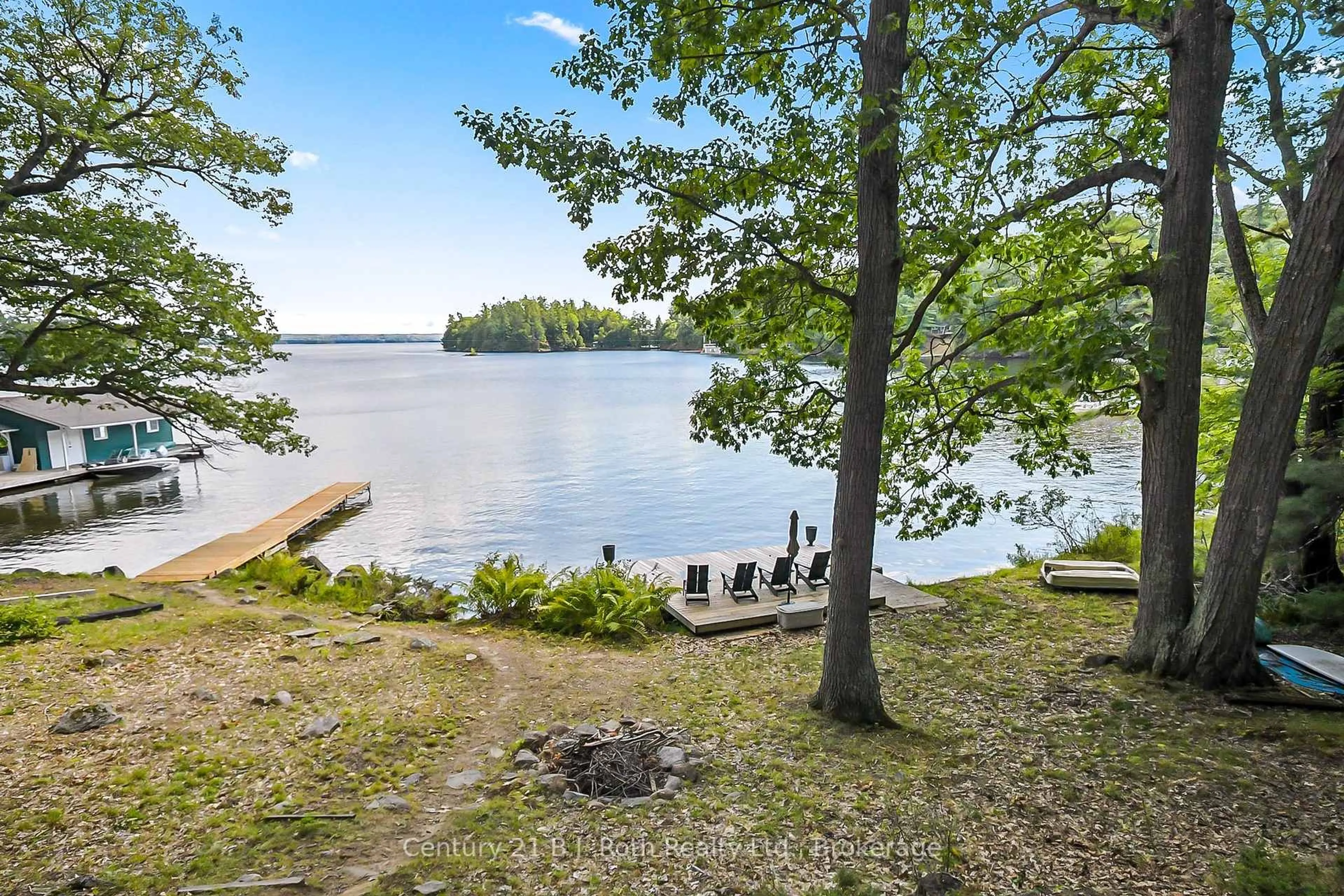 Patio, water/lake/river/ocean view for 520 Browning Island, Bracebridge Ontario P1L 1X2
