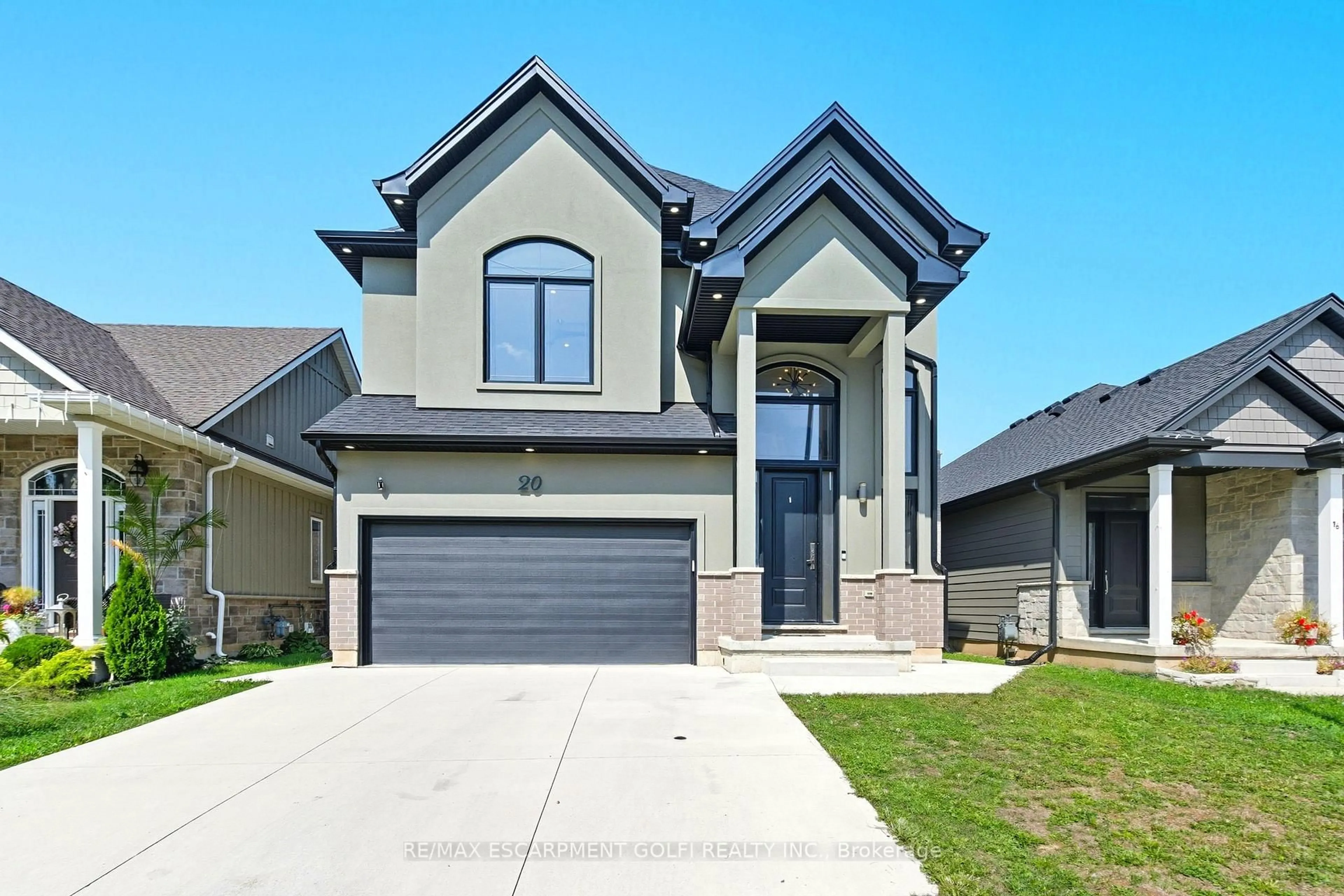 Home with brick exterior material, street for 20 Ivy Cres, Thorold Ontario L2V 0J9