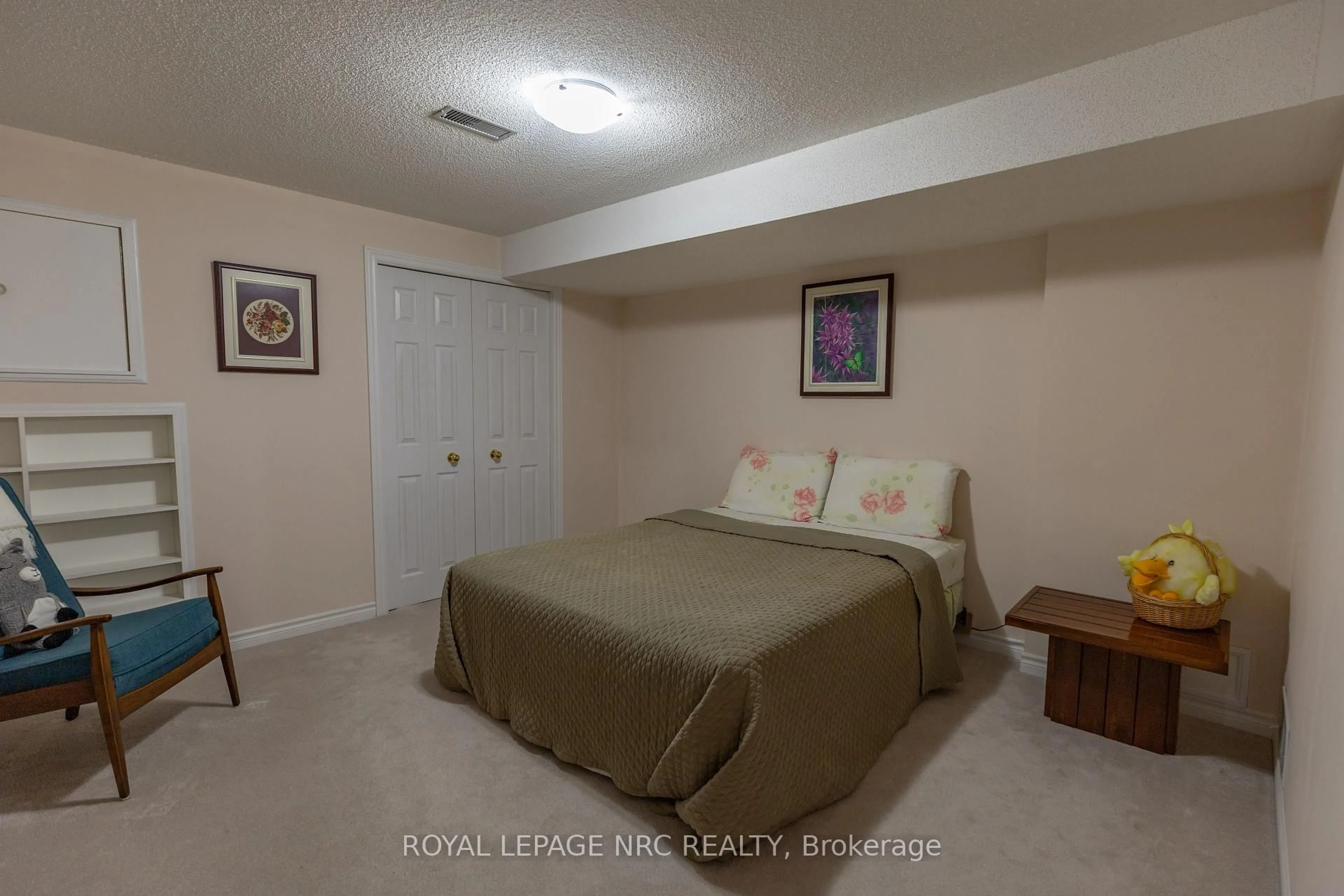 A pic of a room for 5 Kinsman Crt, Pelham Ontario L0S 1E3