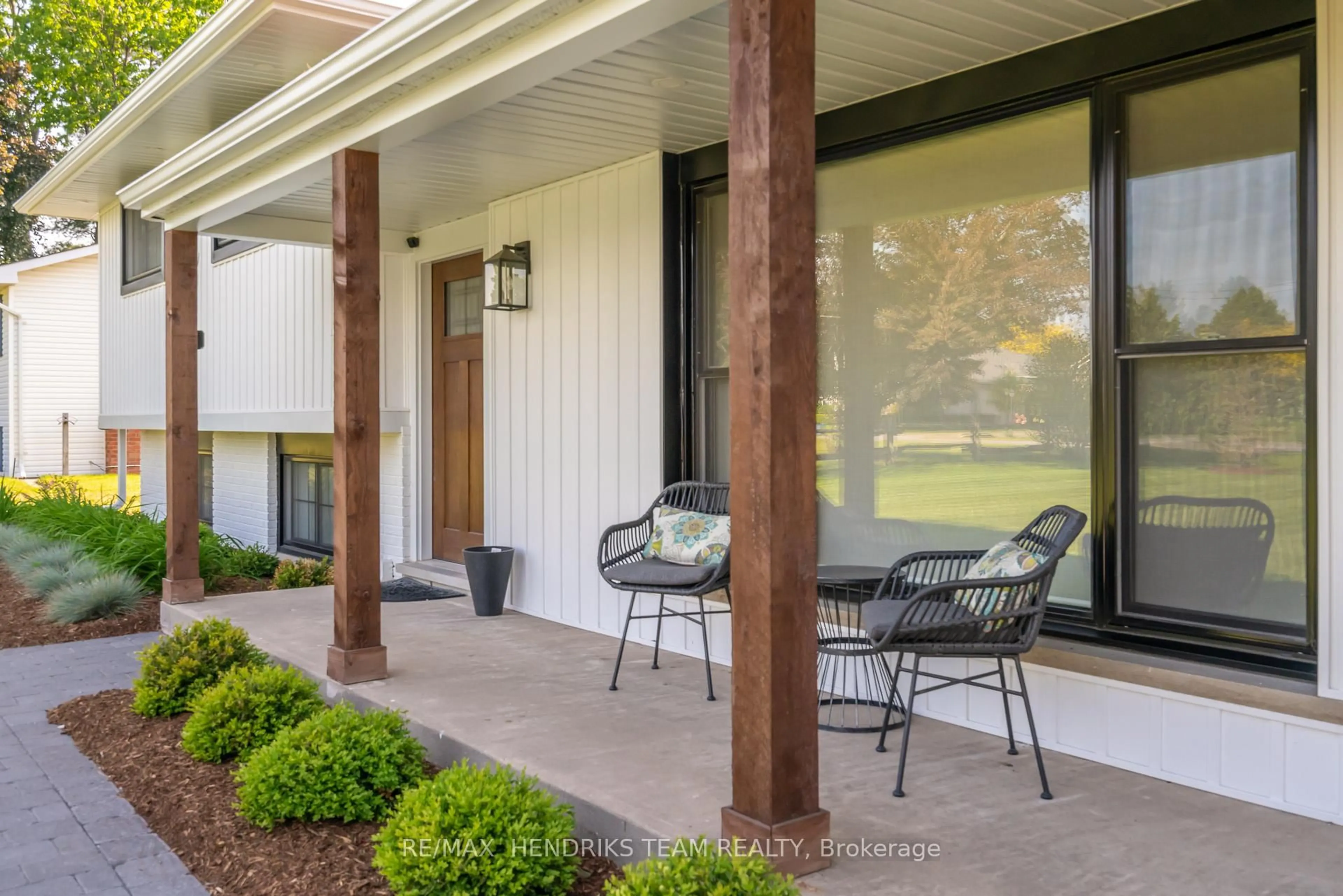 Patio, street for 1892 Concession 4 Rd, Niagara-on-the-Lake Ontario L0S 1J0