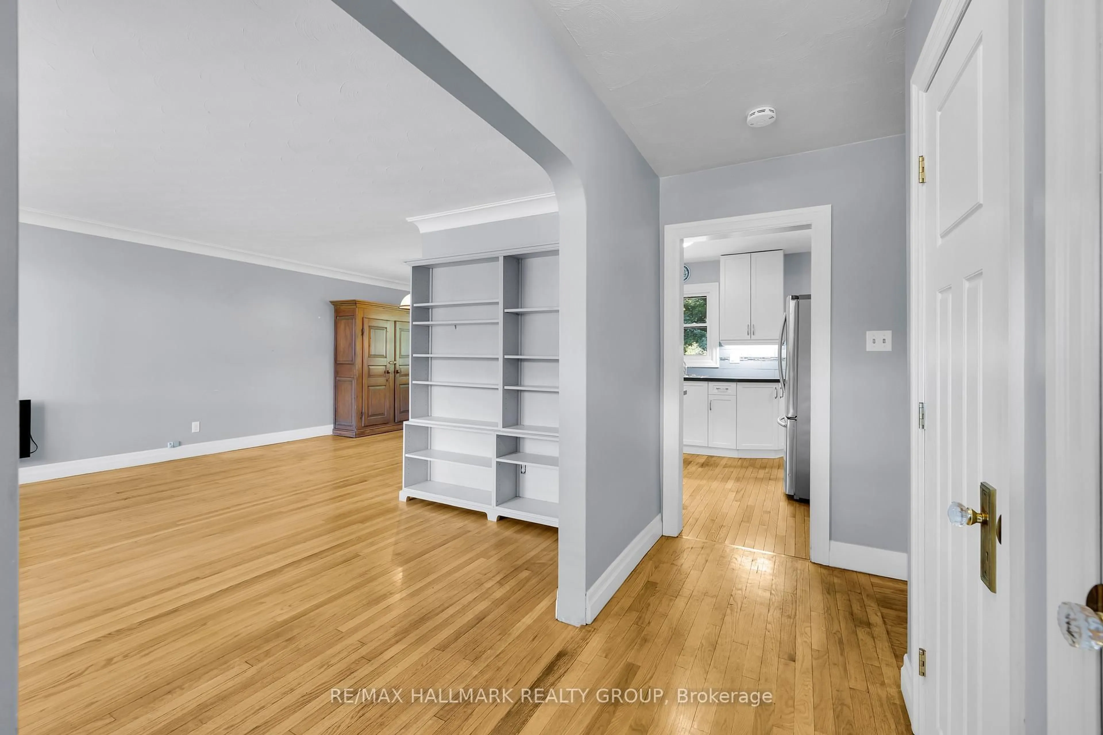Indoor entryway for 64 Ferguson Dr, Brockville Ontario K6V 4R1