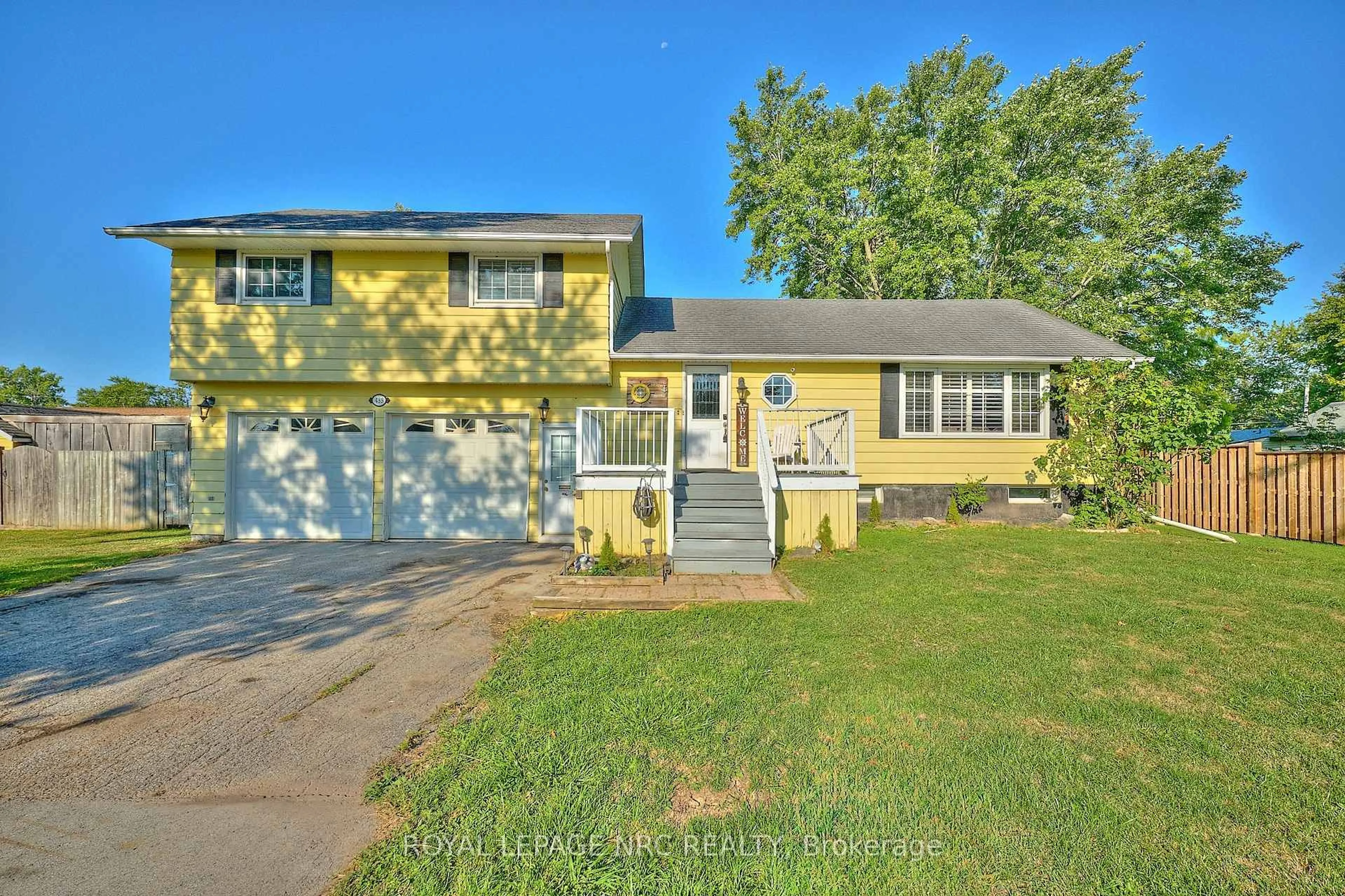 Home with vinyl exterior material, unknown for 489 Lakeside Rd, Fort Erie Ontario L2A 4X8