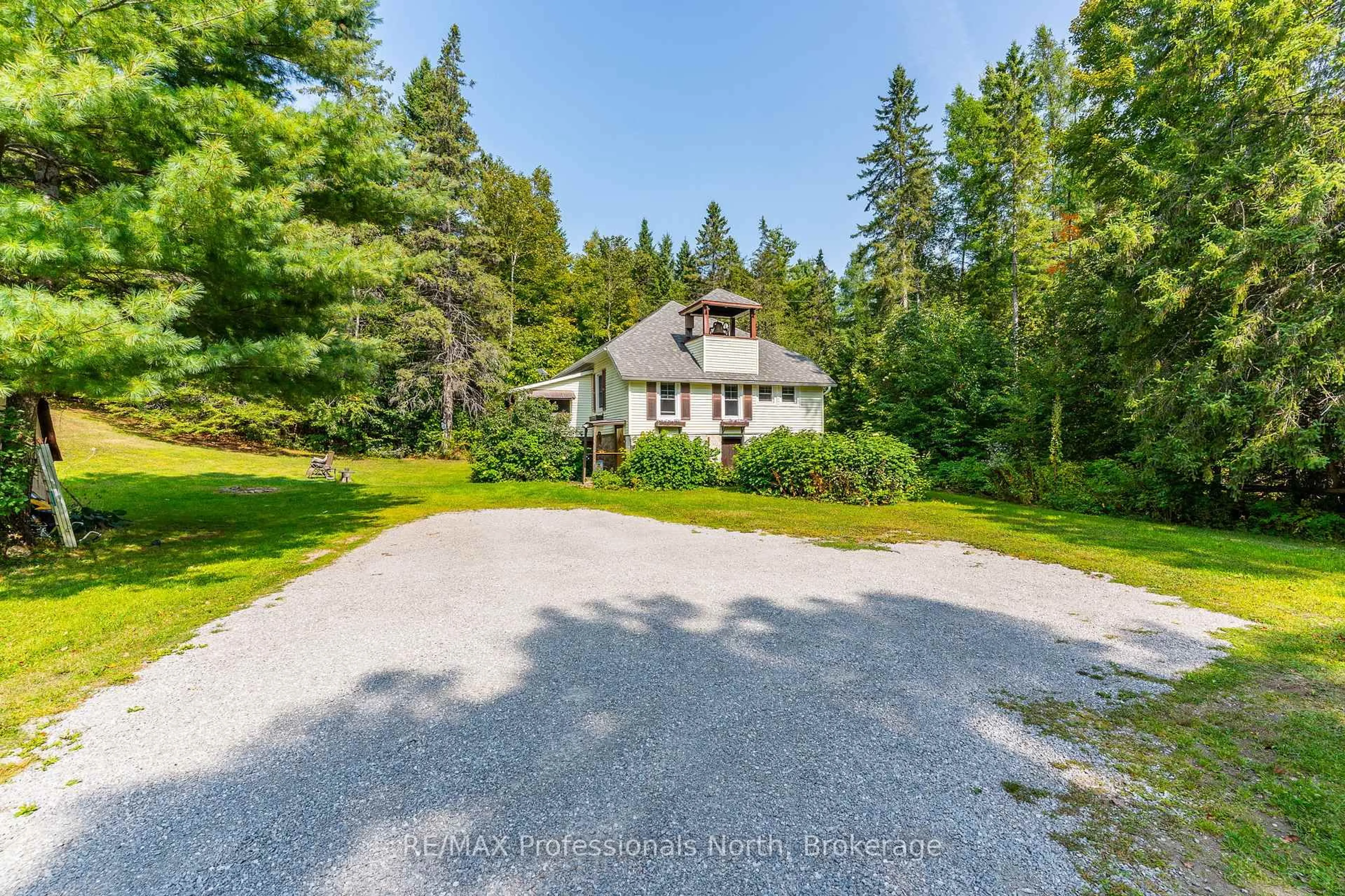 A pic from outside/outdoor area/front of a property/back of a property/a pic from drone, unknown for 9357 Highway 118 Highway, Minden Hills Ontario K0M 2K0