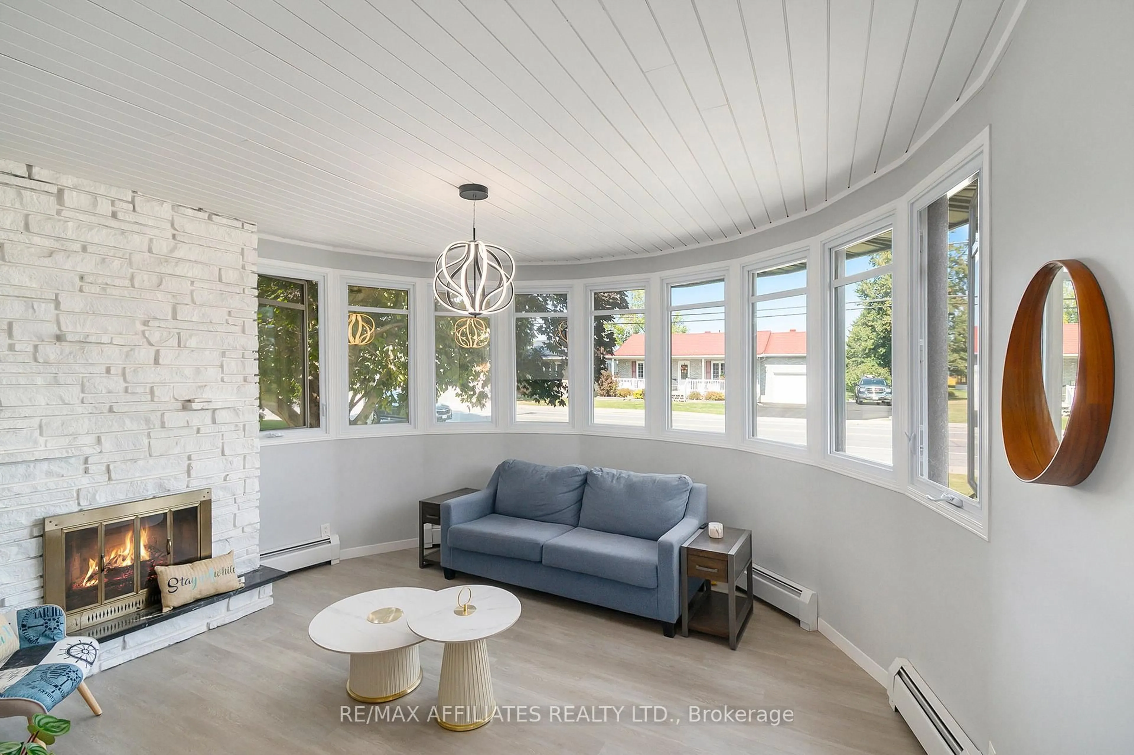 Living room with furniture, unknown for 170 Rue Principale Rd, The Nation Ontario K0A 3C0