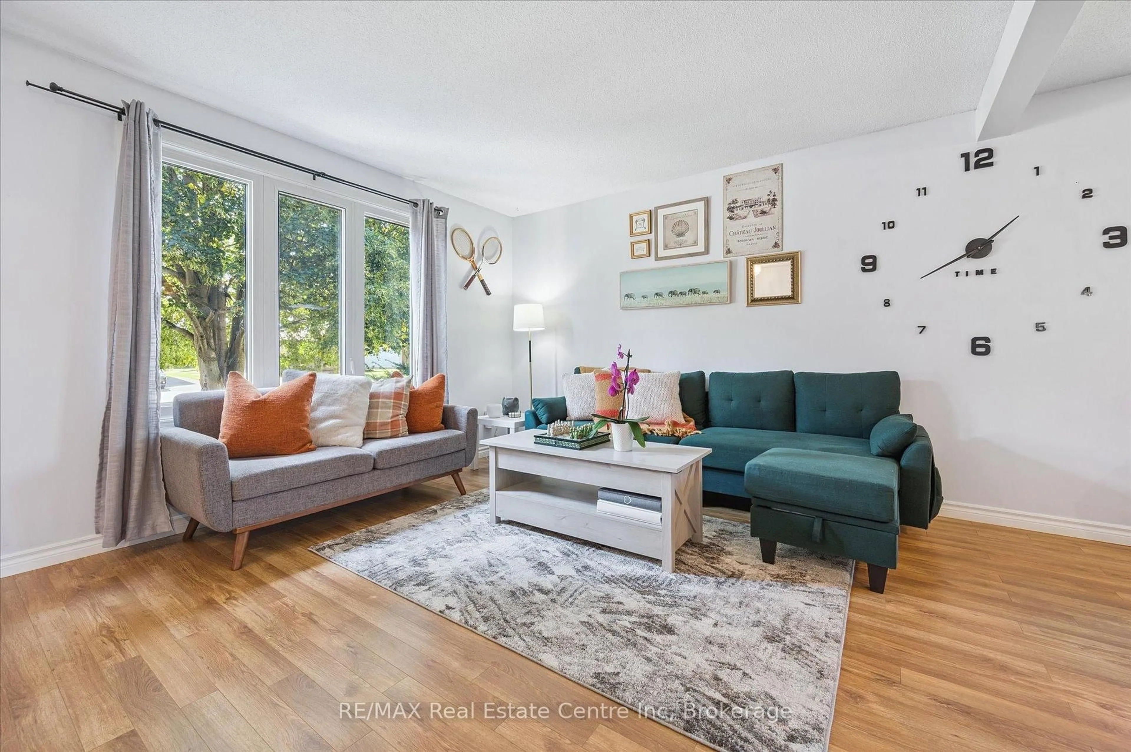 Living room with furniture, unknown for 158 Barnicke Dr, Cambridge Ontario N3C 3M4