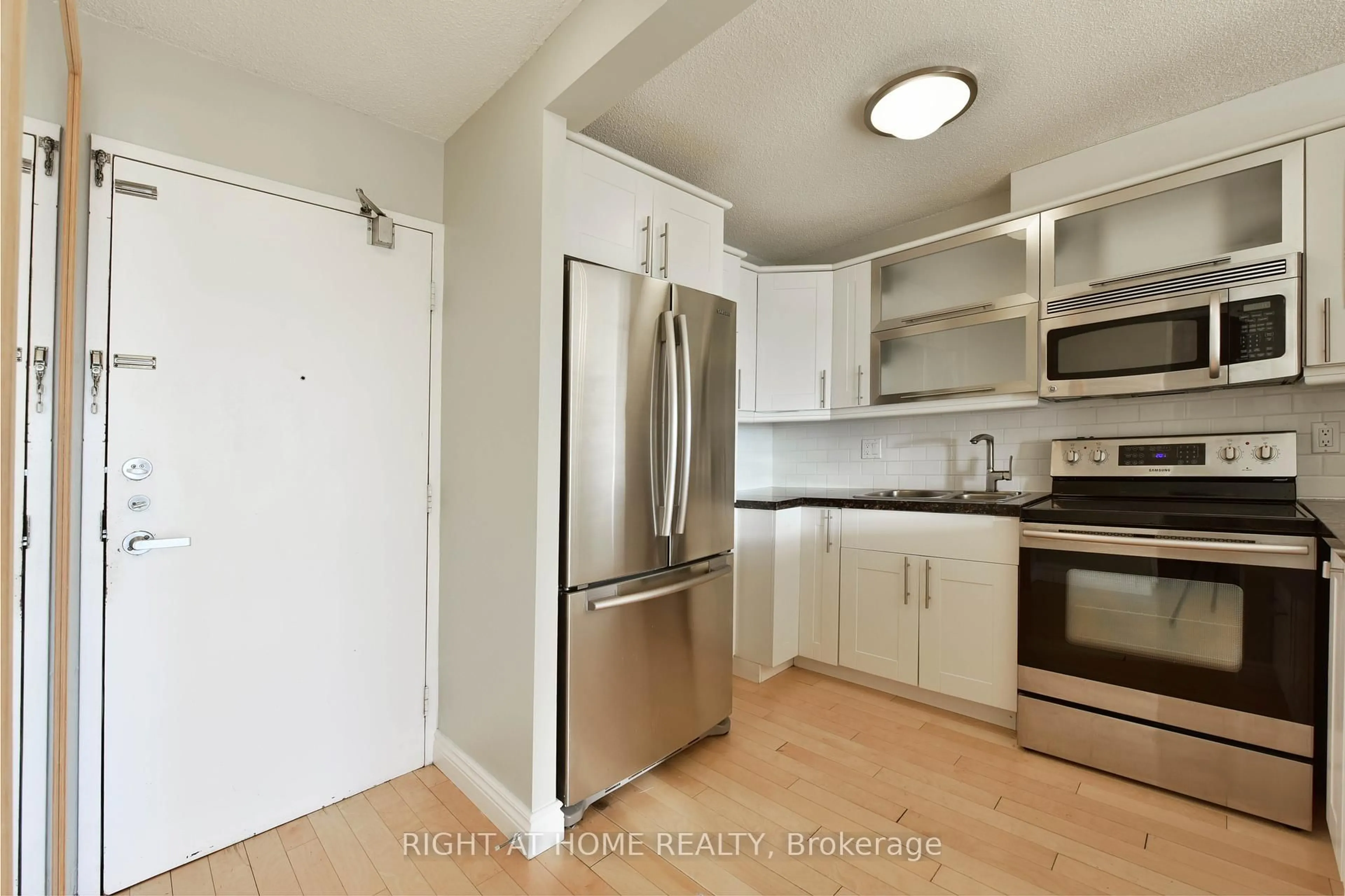 Standard kitchen, unknown for 1785 Frobisher Lane #1705, Ottawa Ontario K1G 3T7