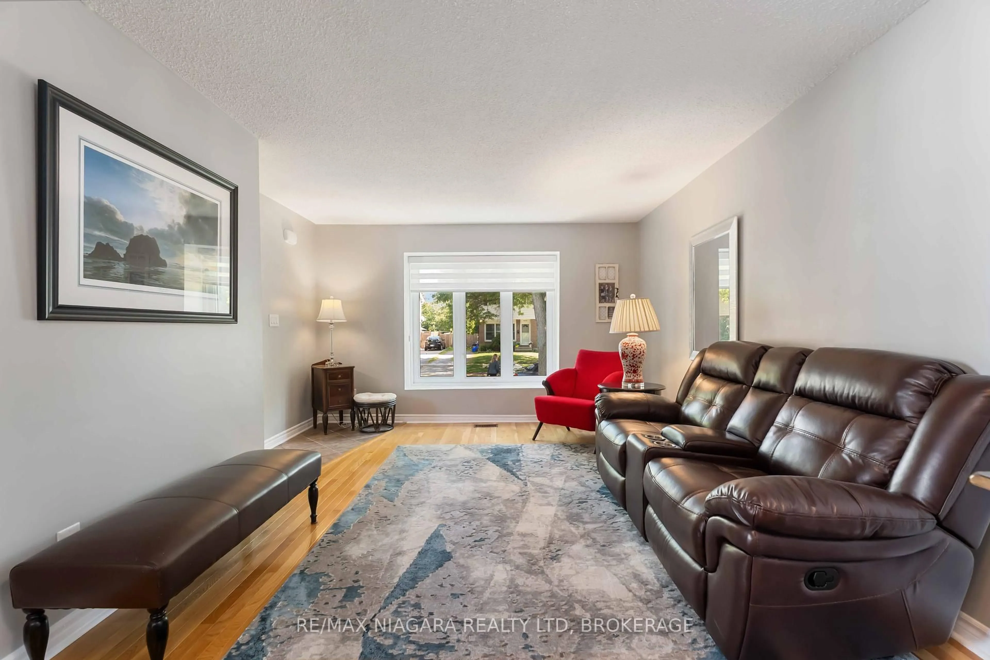 Living room with furniture, unknown for 6559 Burwood Ave, Niagara Falls Ontario L2H 1Z6