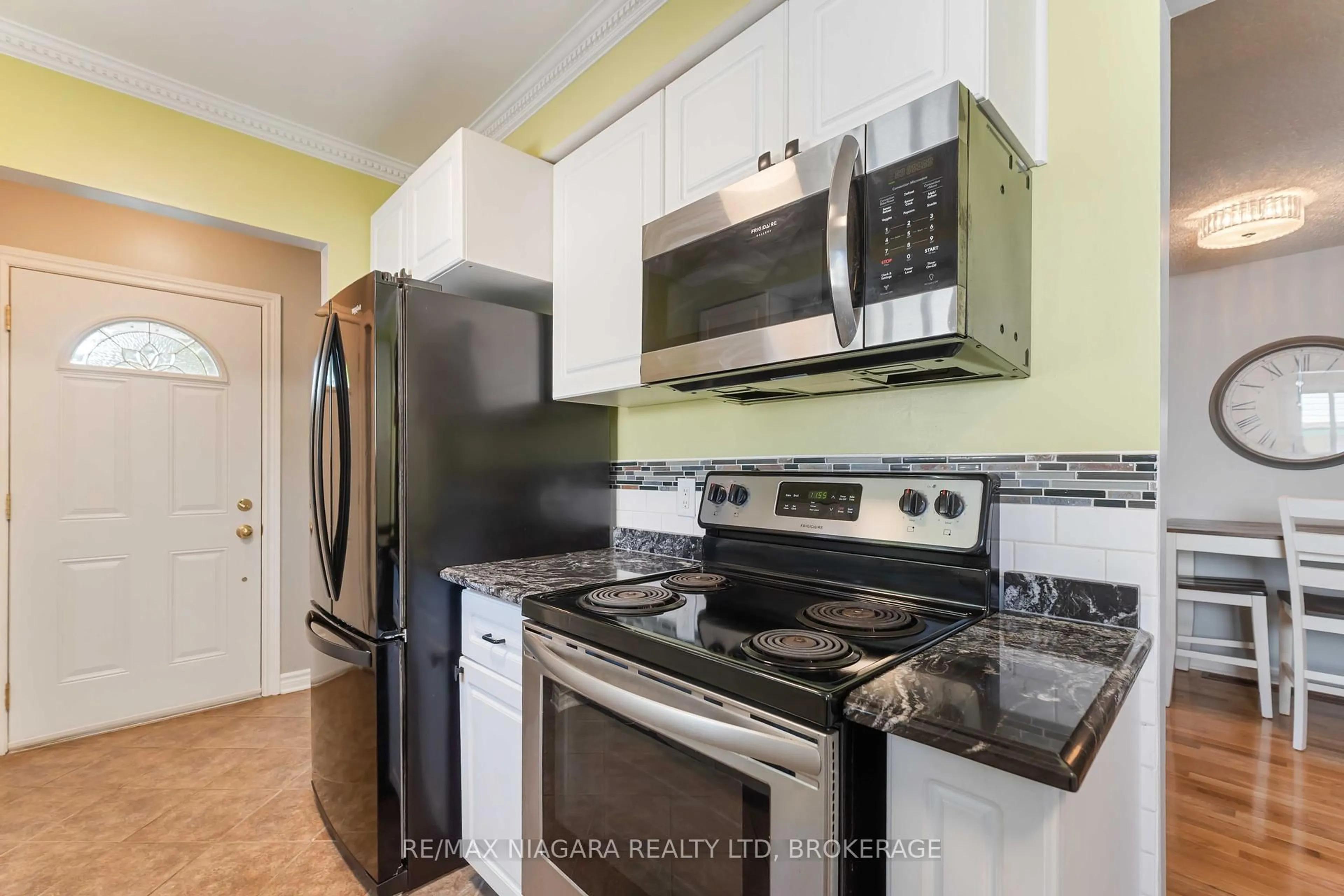 Standard kitchen, unknown for 6559 Burwood Ave, Niagara Falls Ontario L2H 1Z6