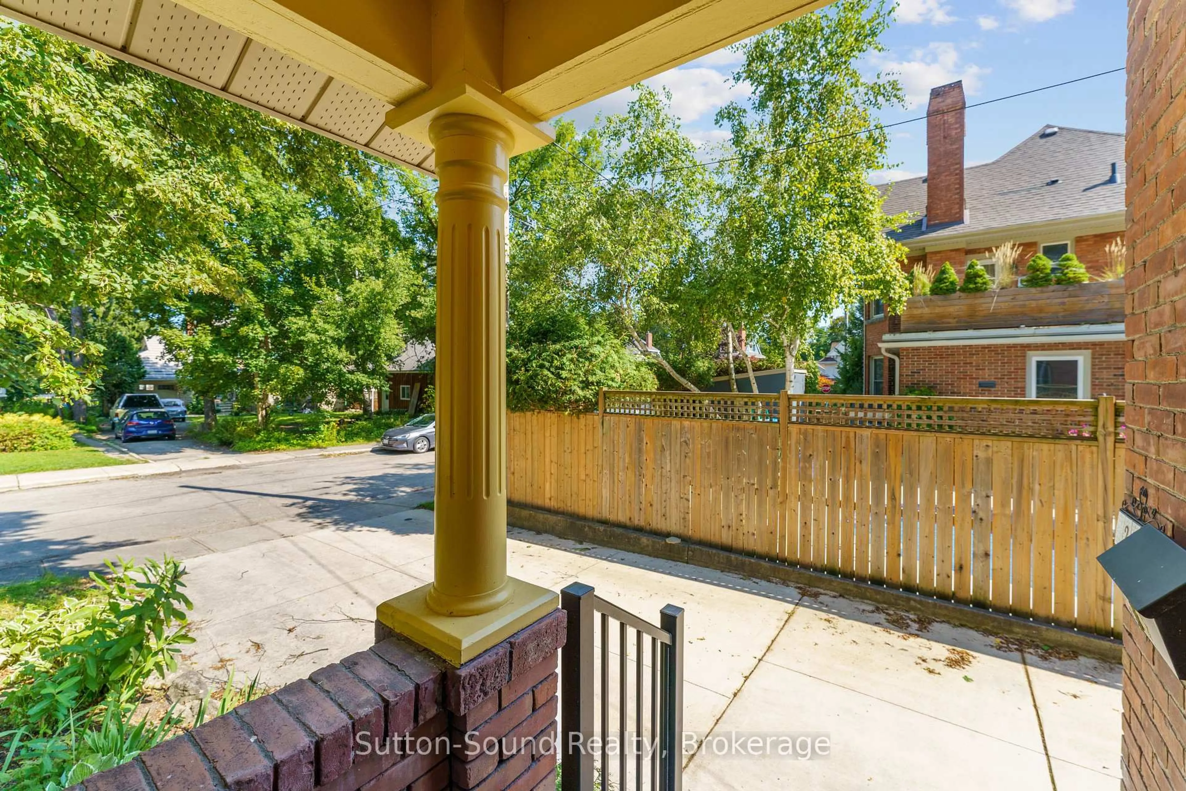 Patio, street for 235 7th St, Owen Sound Ontario N4K 3L3