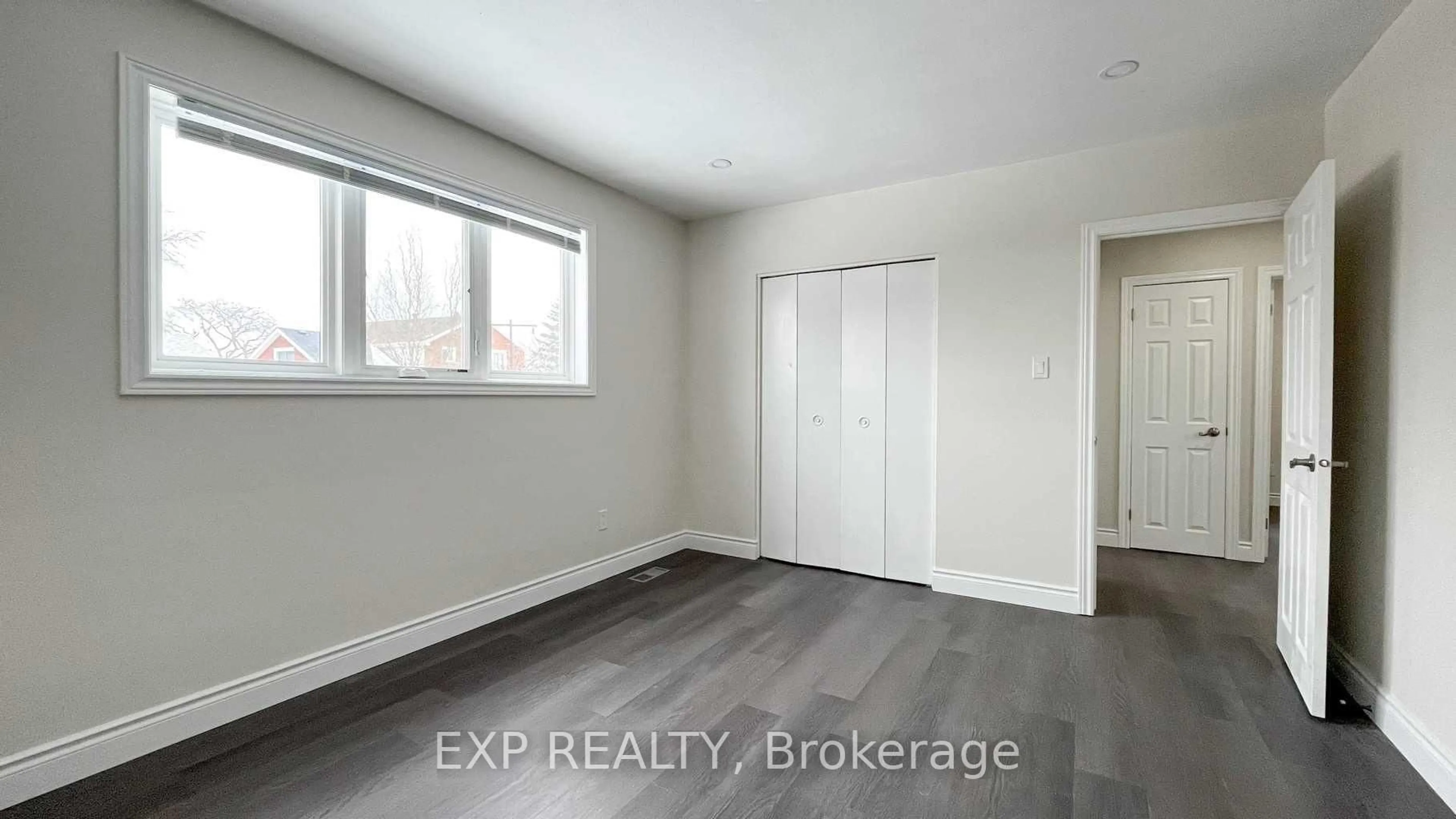 A pic of a room for 15 Calvert Ave, Hamilton Ontario L8G 2K5