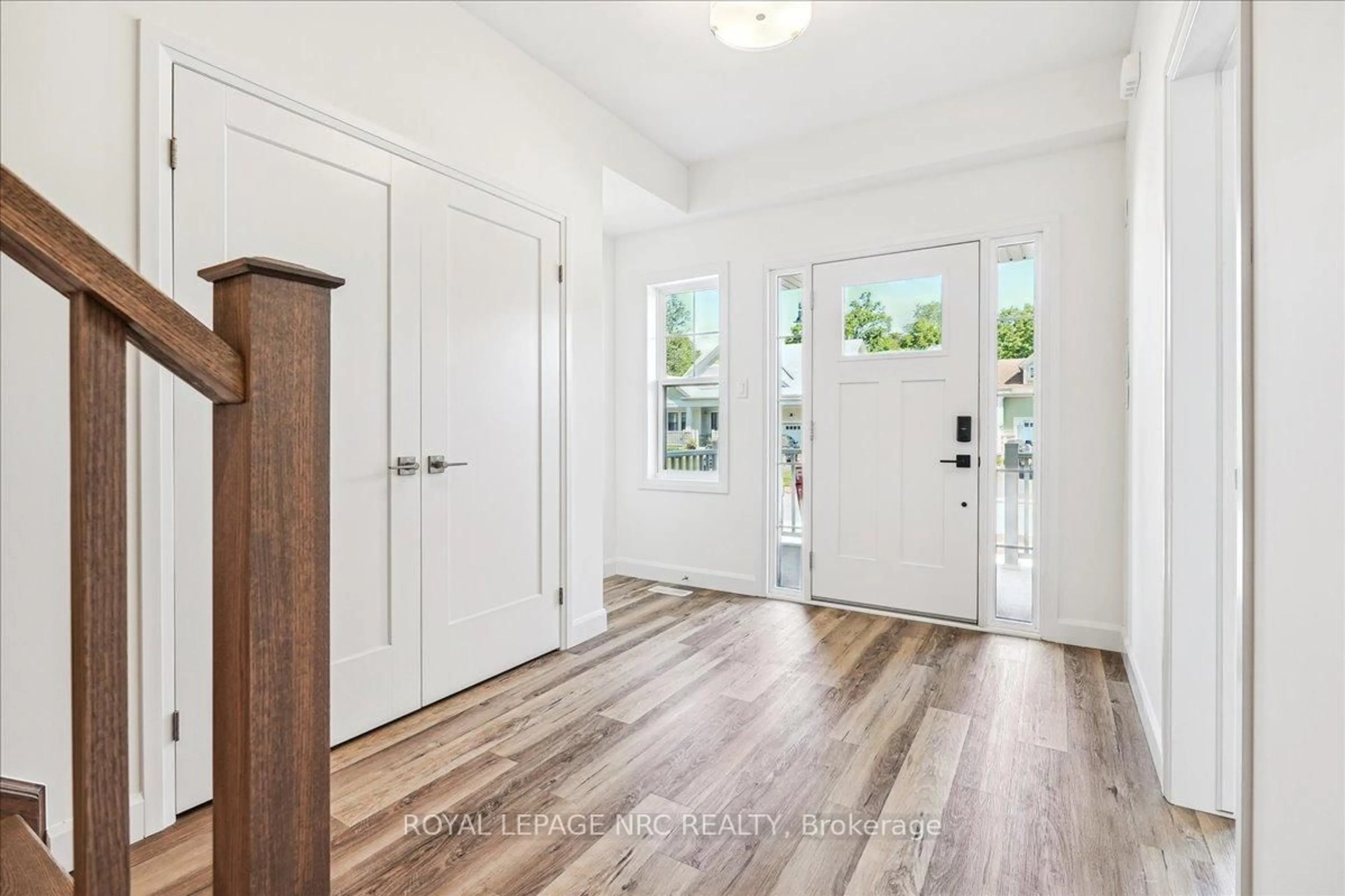 Indoor entryway for 63 Beachwalk Cres, Fort Erie Ontario L0S 1B0