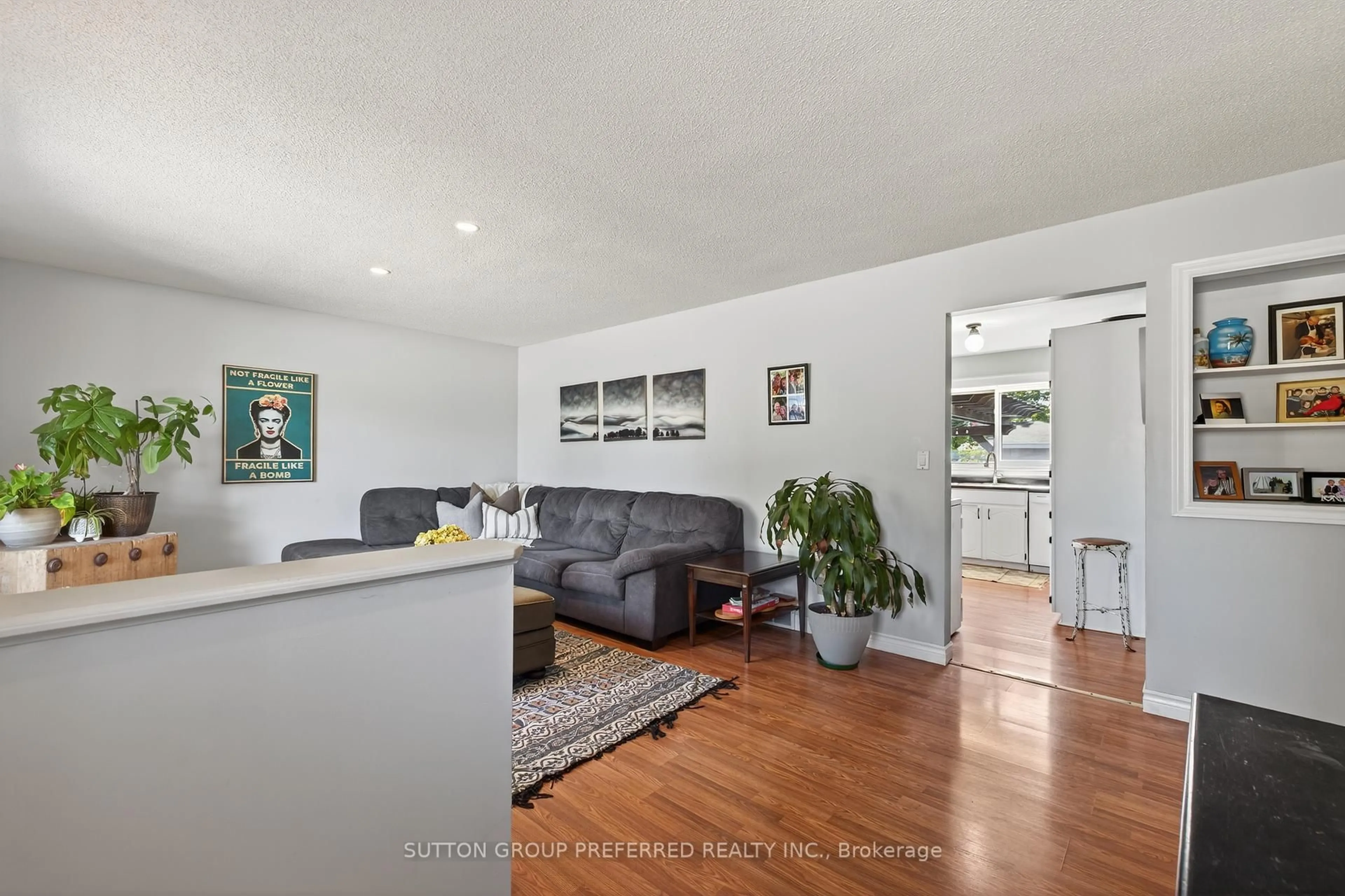Living room with furniture, unknown for 17 Clear Valley Rd, Tillsonburg Ontario N4G 4X9
