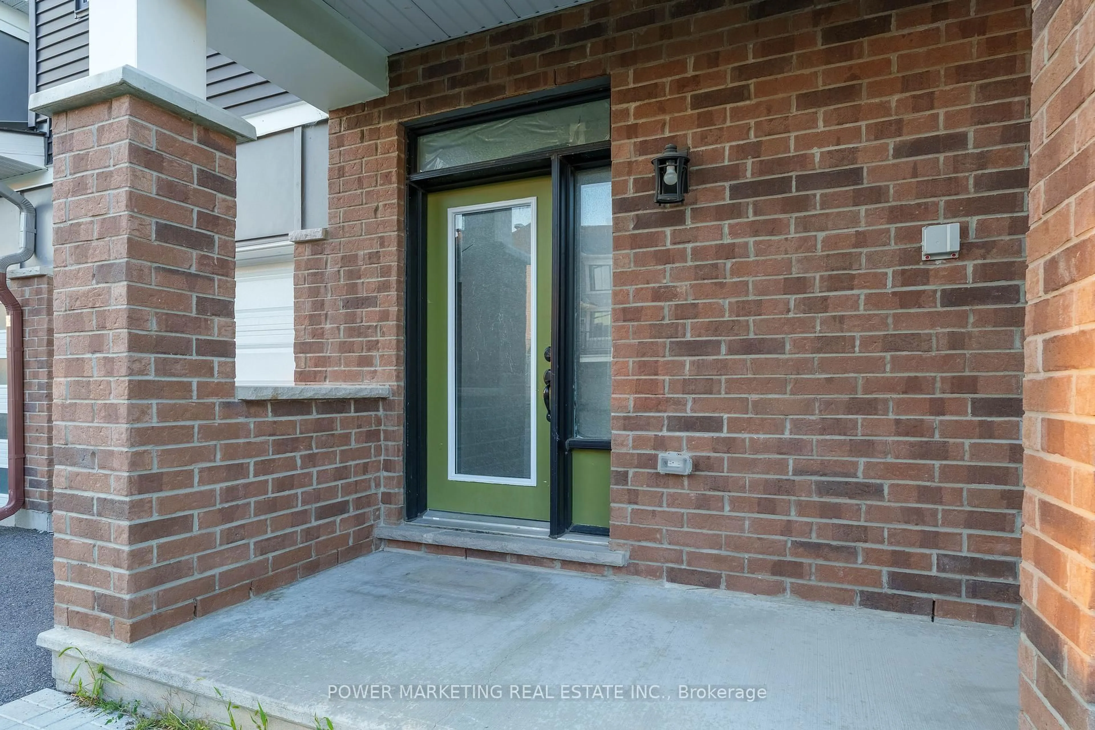 Indoor entryway for 527 Catleaf Row, Ottawa Ontario K4A 5J2