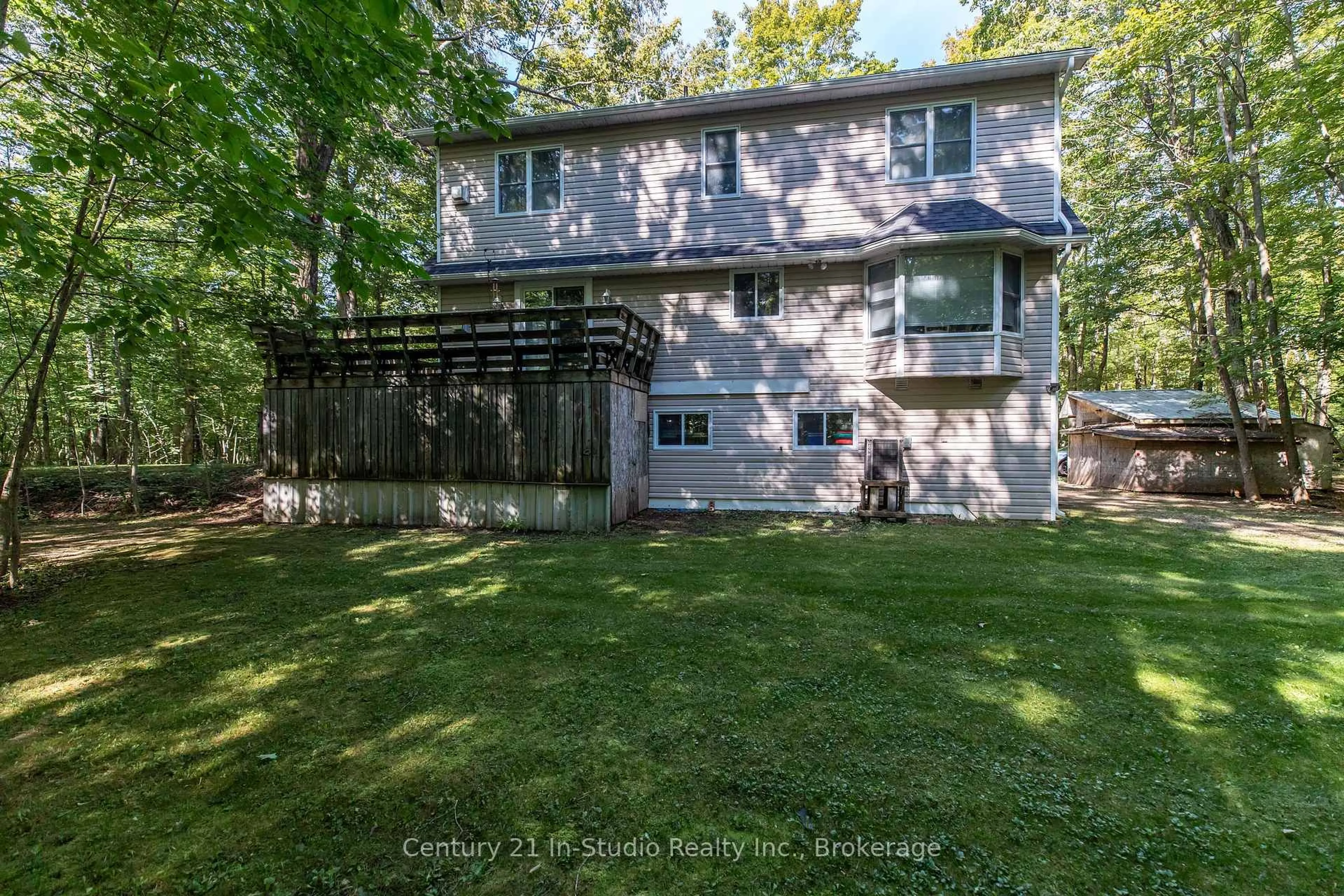 A pic from outside/outdoor area/front of a property/back of a property/a pic from drone, unknown for 89 Tammys Cove Rd, Northern Bruce Peninsula Ontario N0H 1Z0