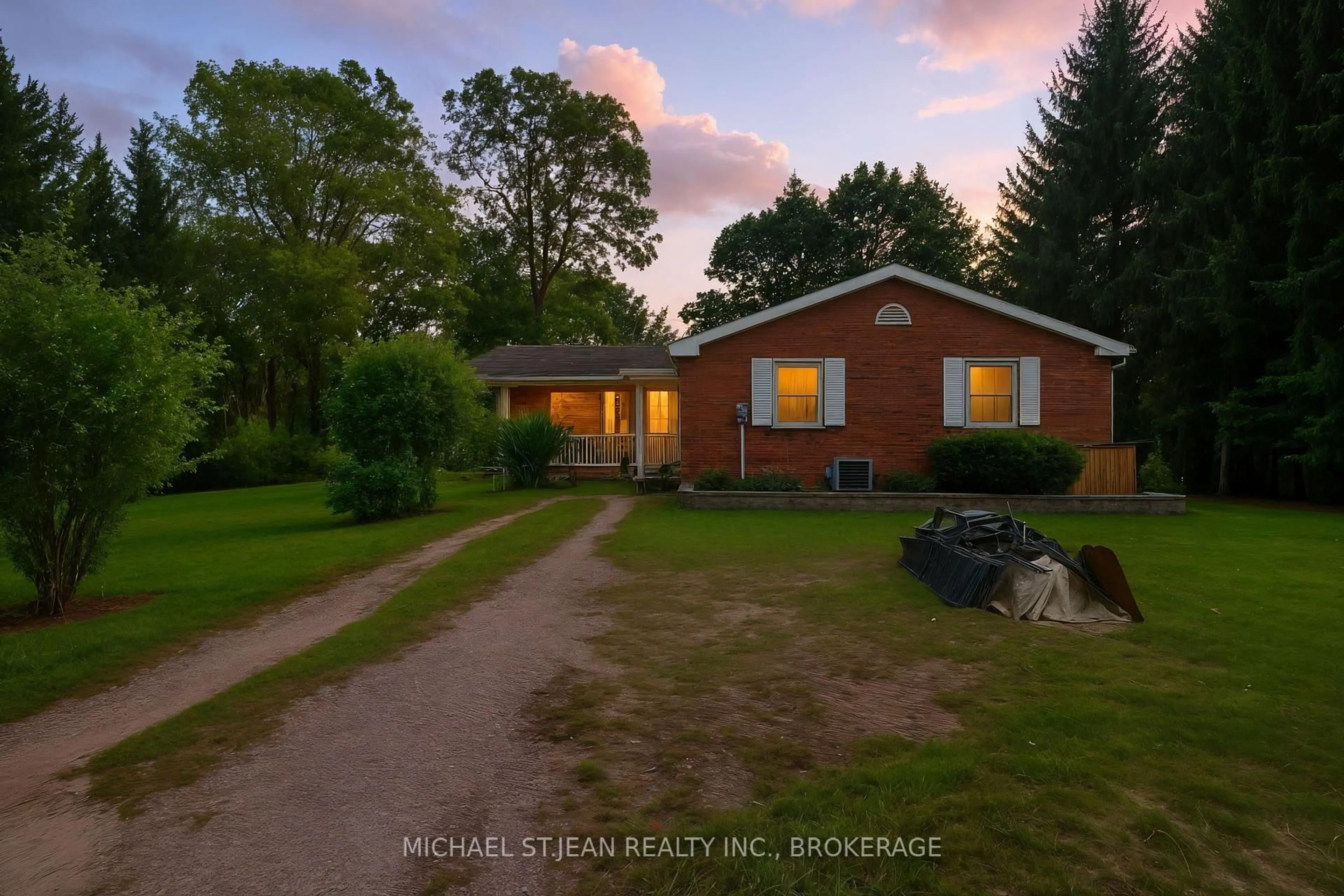 A pic from outside/outdoor area/front of a property/back of a property/a pic from drone, mountain view for 42347 Highway 3, Wainfleet Ontario L0S 1V0