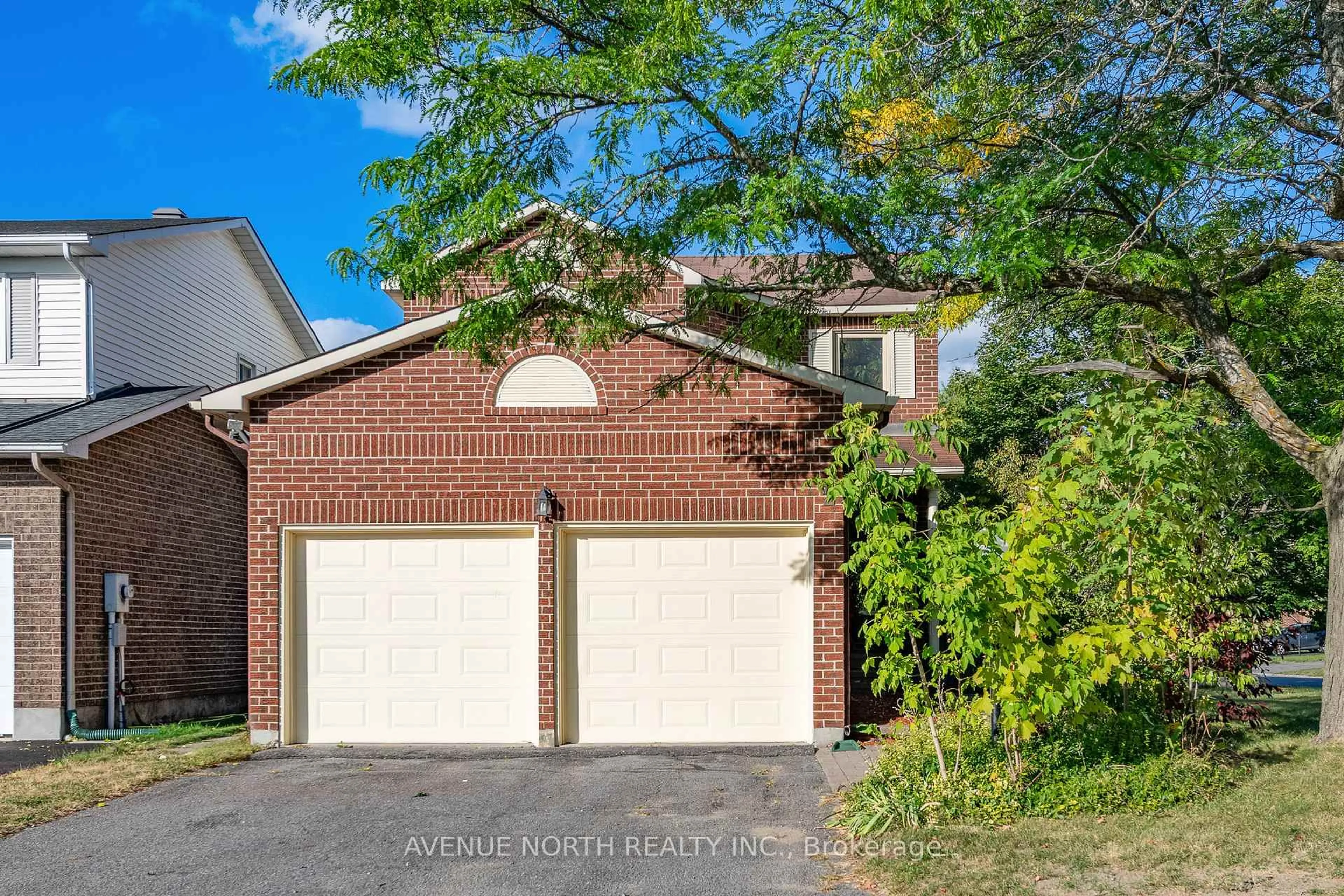 Home with brick exterior material, street for 2 CHICKASAW Cres, Kanata Ontario K2M 1M3