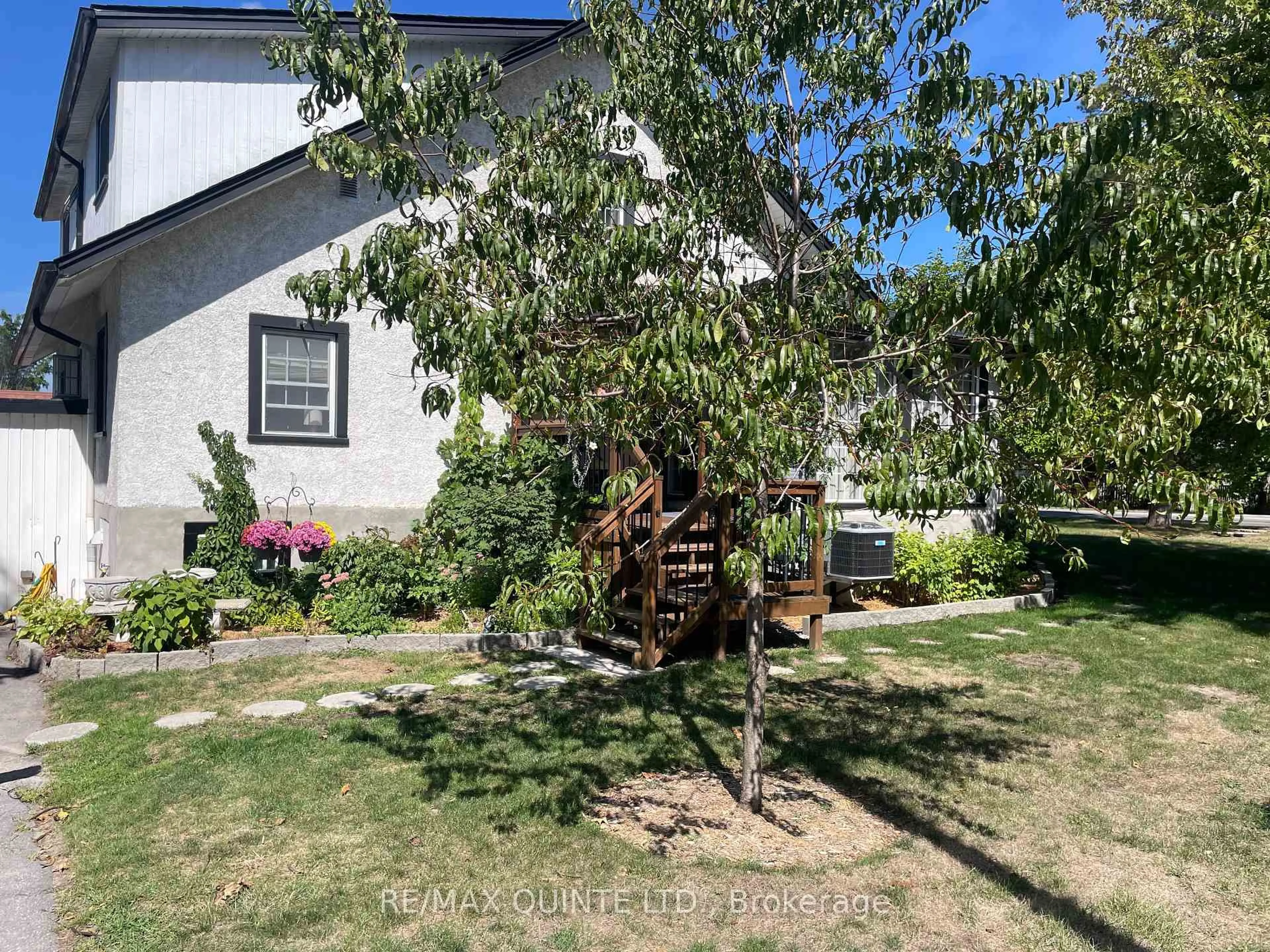 A pic from outside/outdoor area/front of a property/back of a property/a pic from drone, street for 71 Trent St, Hastings Ontario K0K 2C0