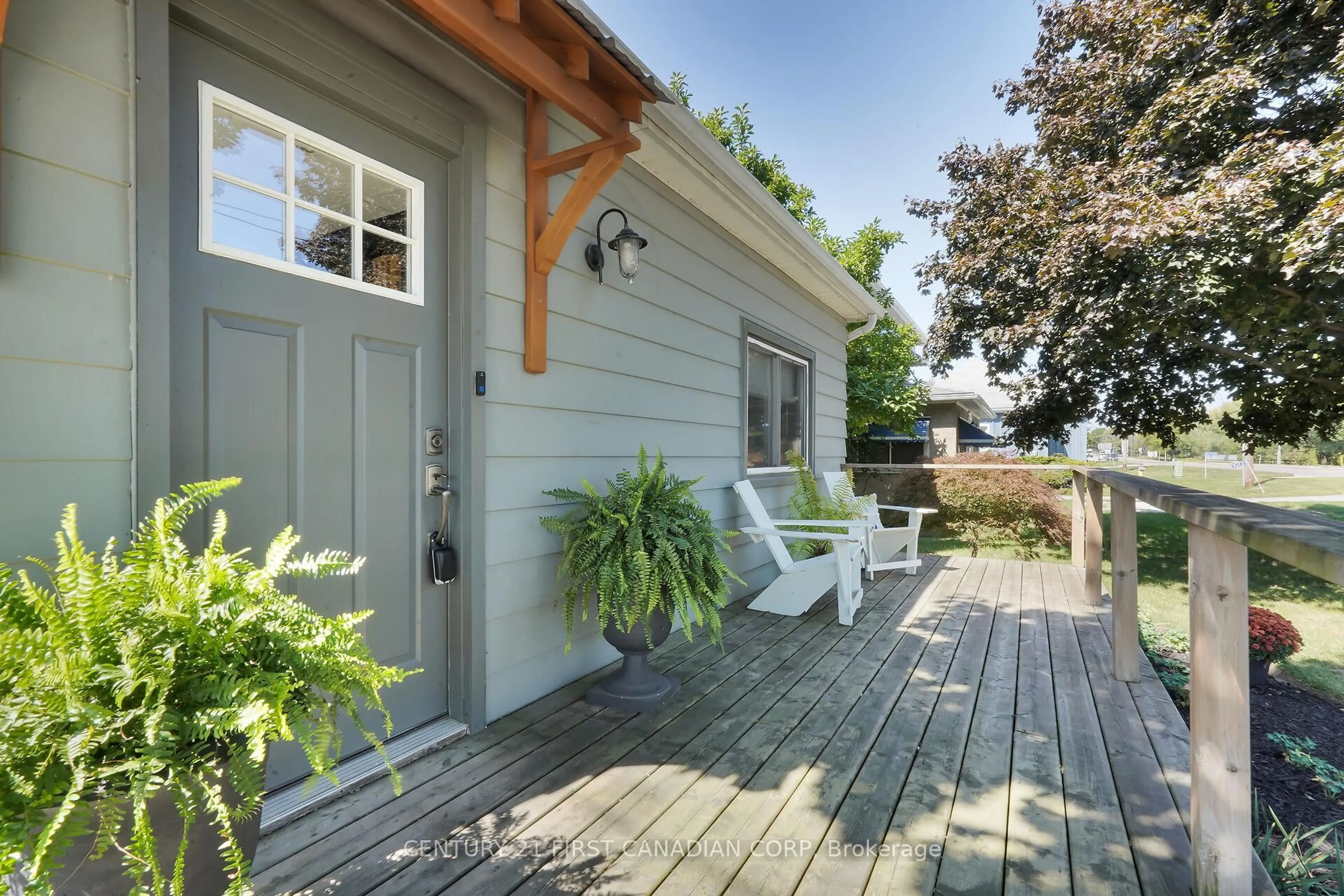 Patio, street for 10719 Sunset Rd, Southwold Ontario N5P 3T2
