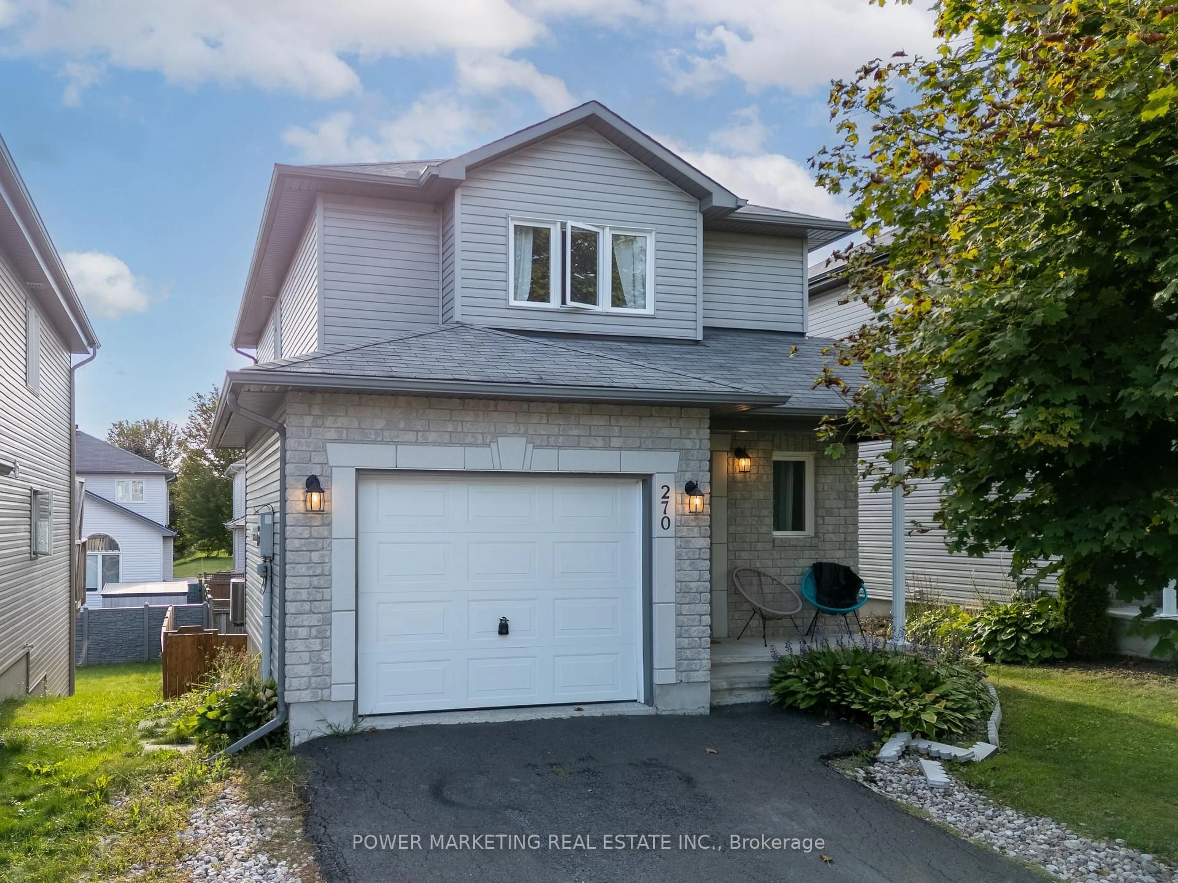 Home with vinyl exterior material, street for 270 MICA Cres, Clarence-Rockland Ontario K4K 0E2