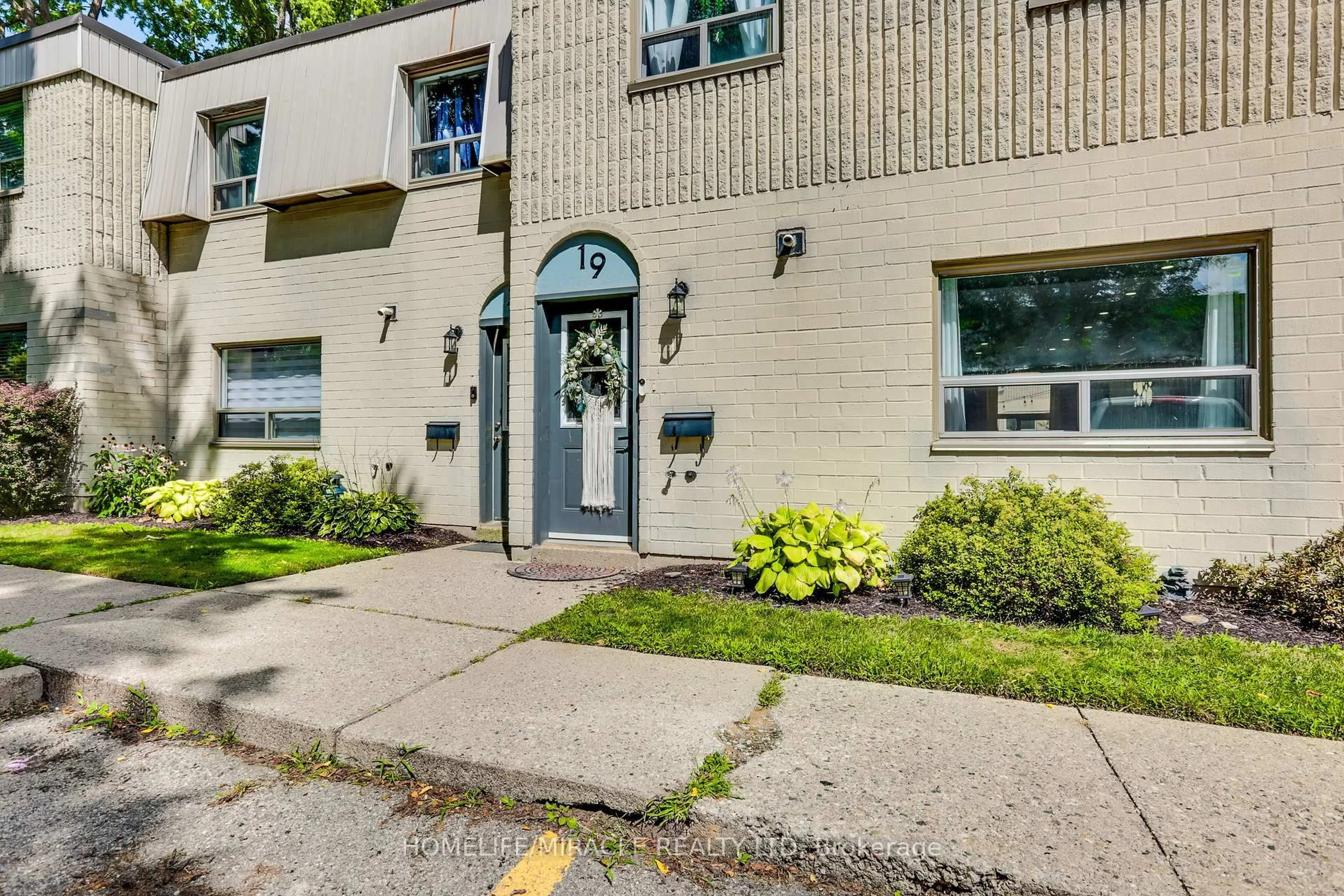 Unknown for 271 Thames St #19, Ingersoll Ontario N5C 3T6