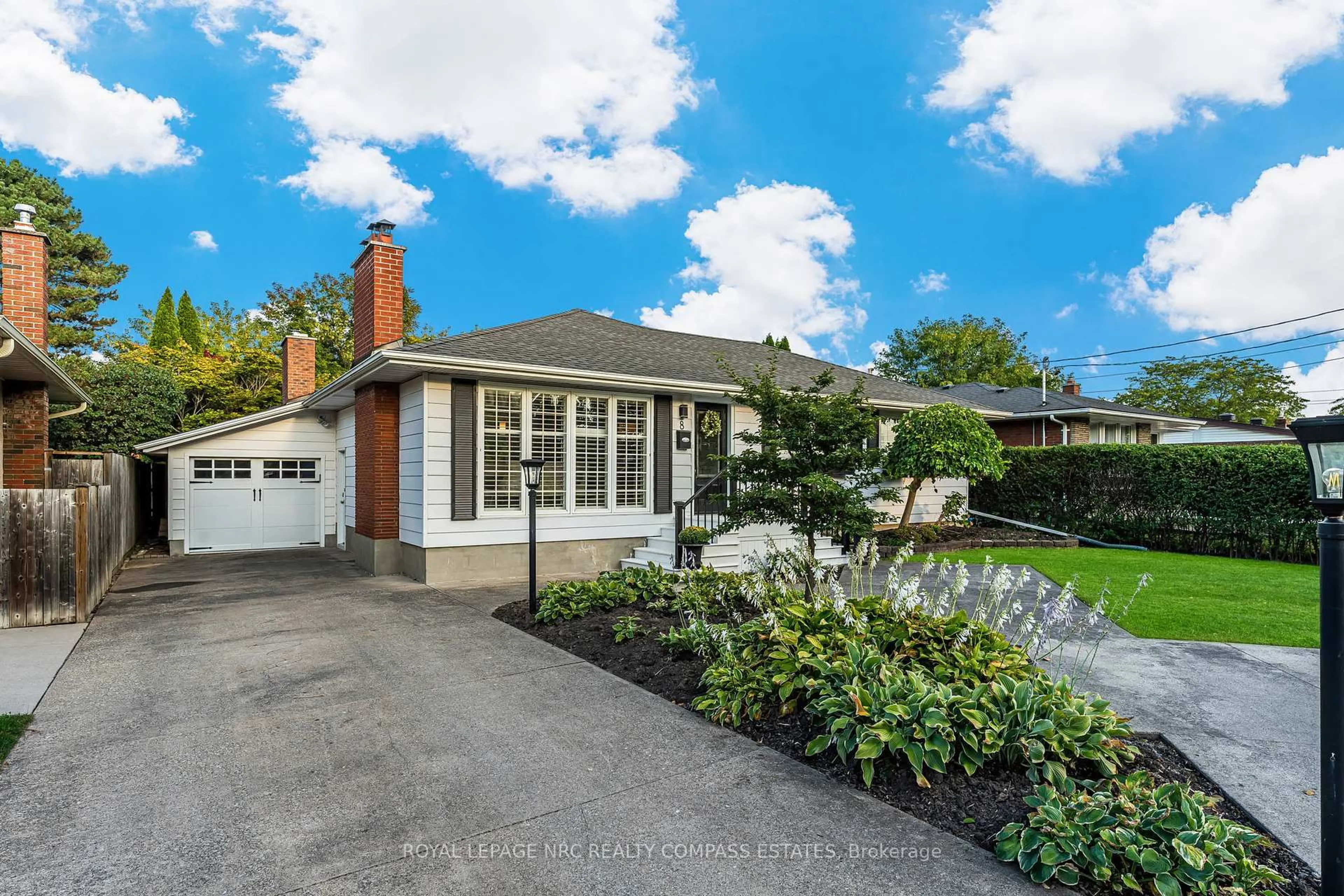 Home with brick exterior material, street for 8 Edinburgh Dr, St. Catharines Ontario L2M 3H1