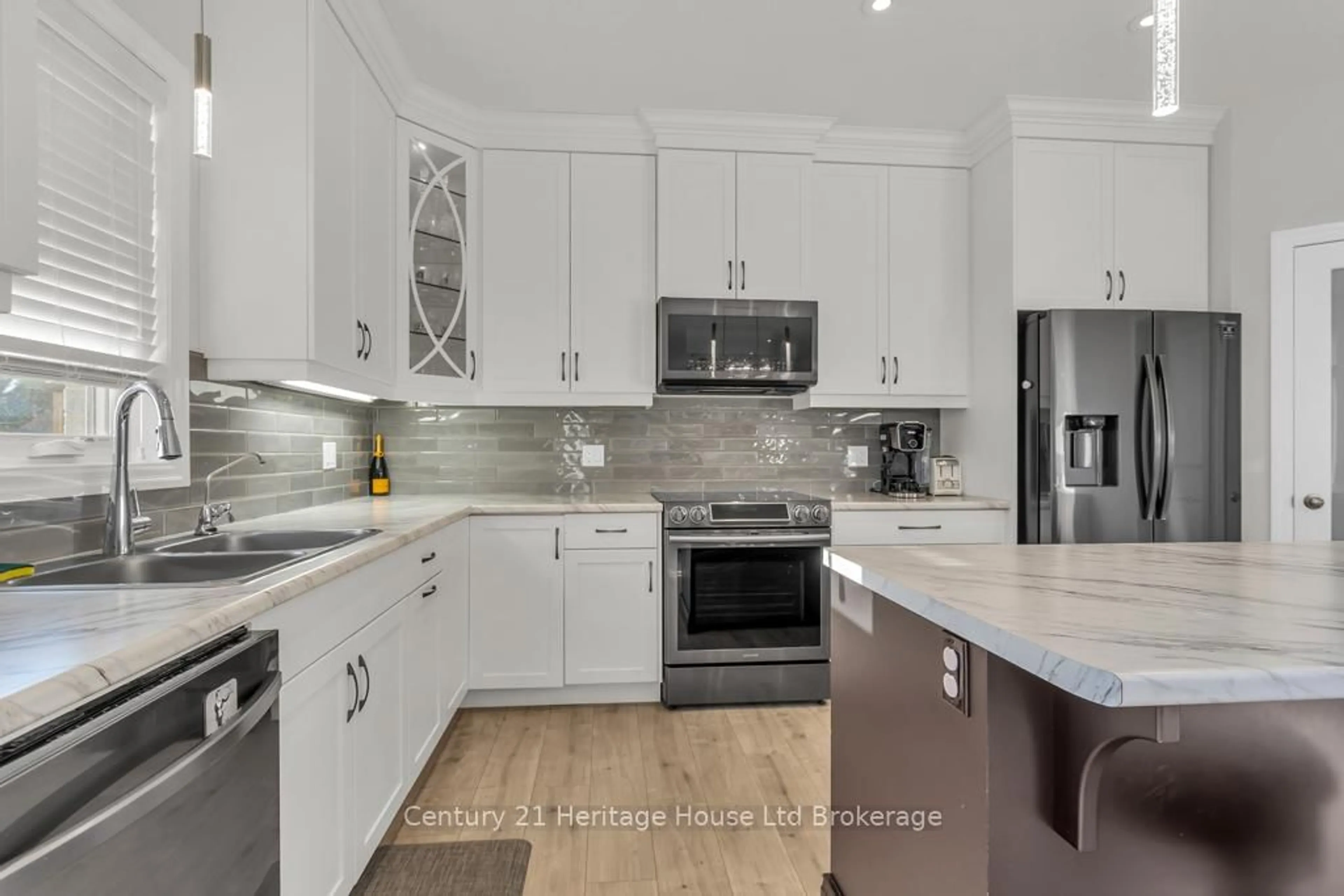 Contemporary kitchen, ceramic/tile floor for 261 Wilson Ave, Tillsonburg Ontario N4G 0H3
