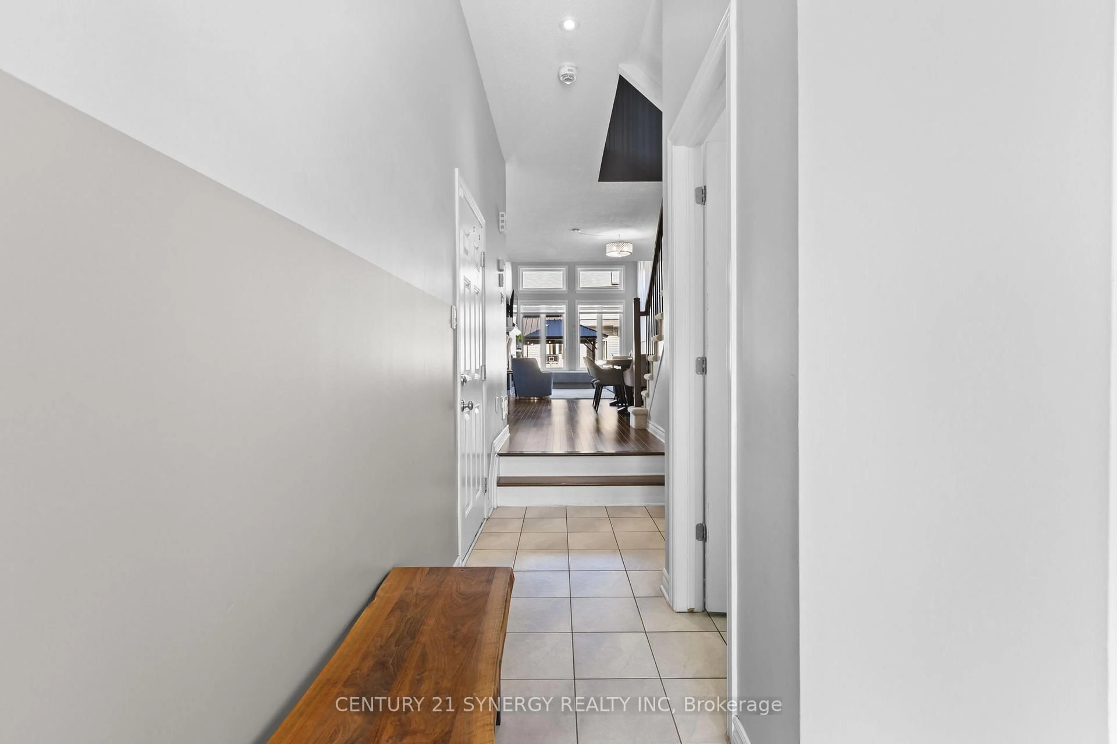 Indoor foyer for 162 Popplewell Cres, Ottawa Ontario K2J 5P7