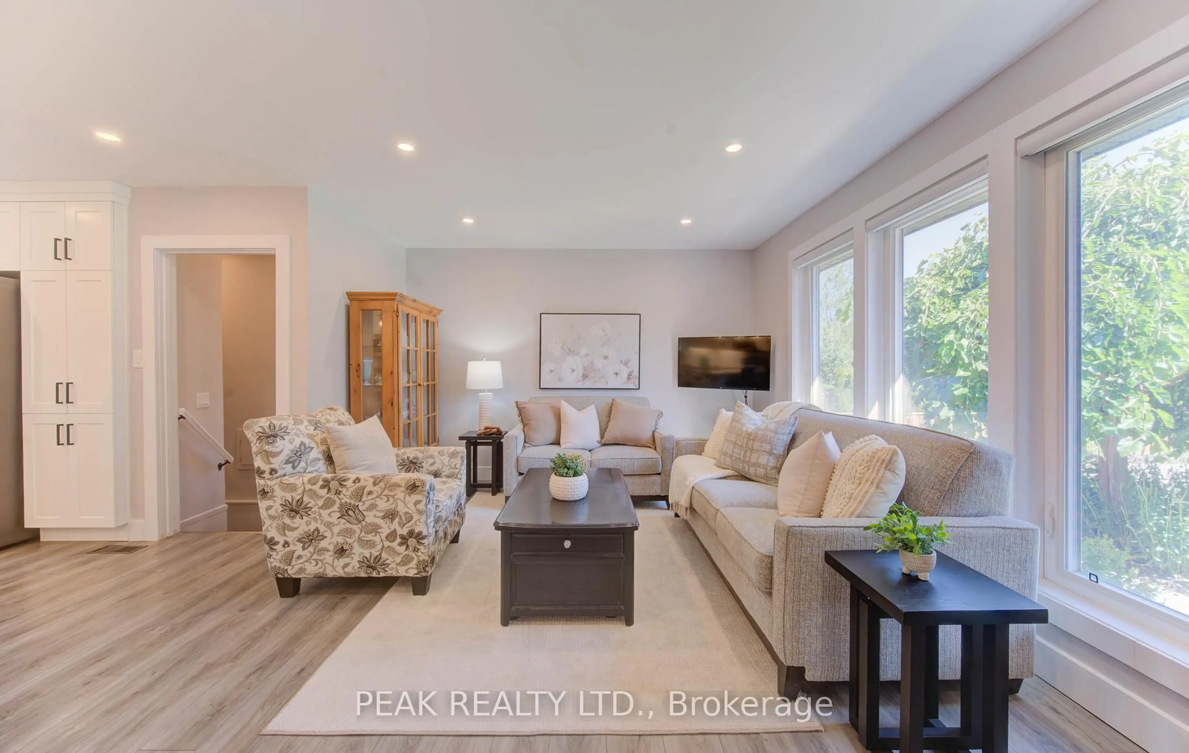 Living room with furniture, unknown for 120 Trafalgar Ave, Kitchener Ontario N2A 1Z7
