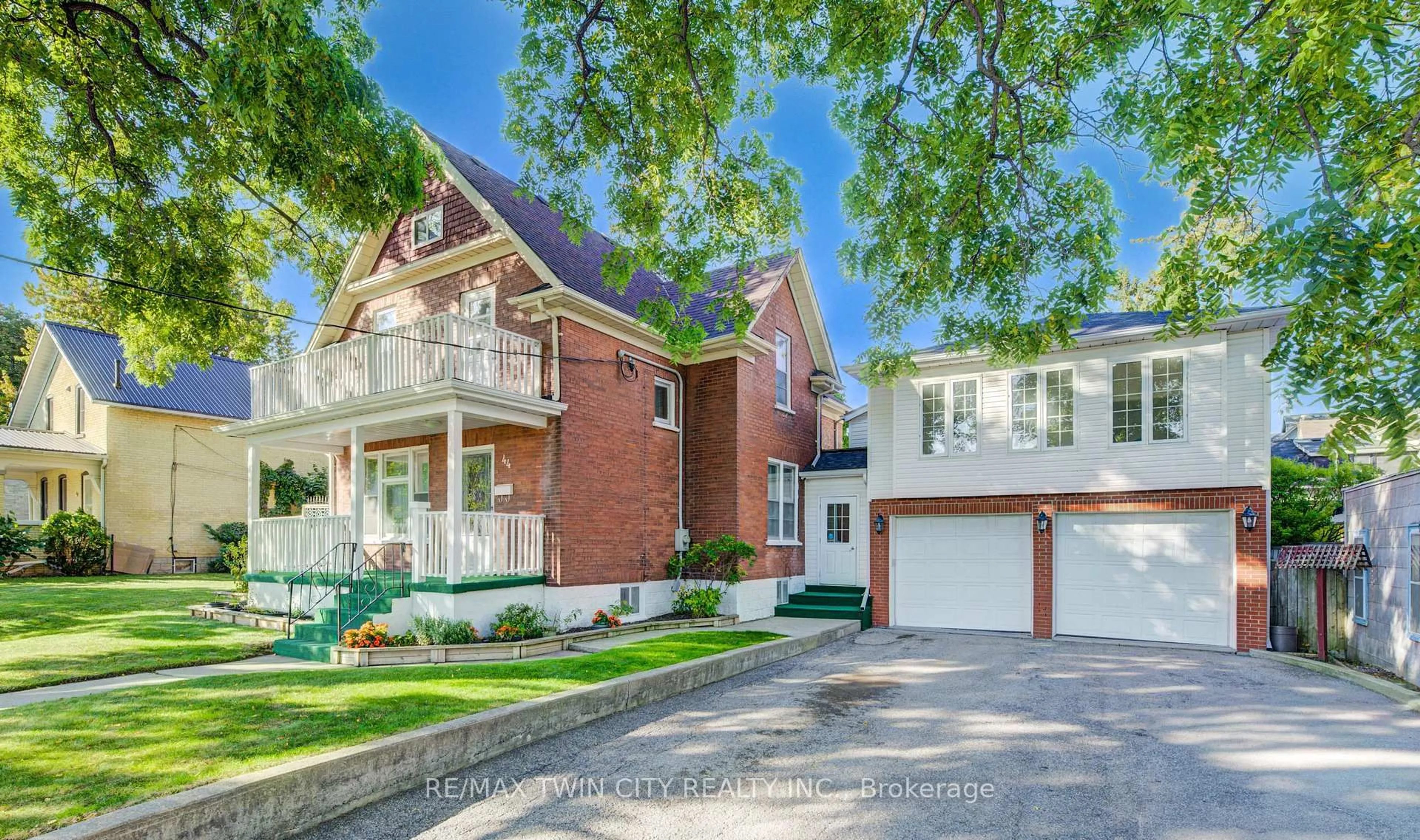 Home with brick exterior material, street for 44 Walter St, Kitchener Ontario N2G 1S1