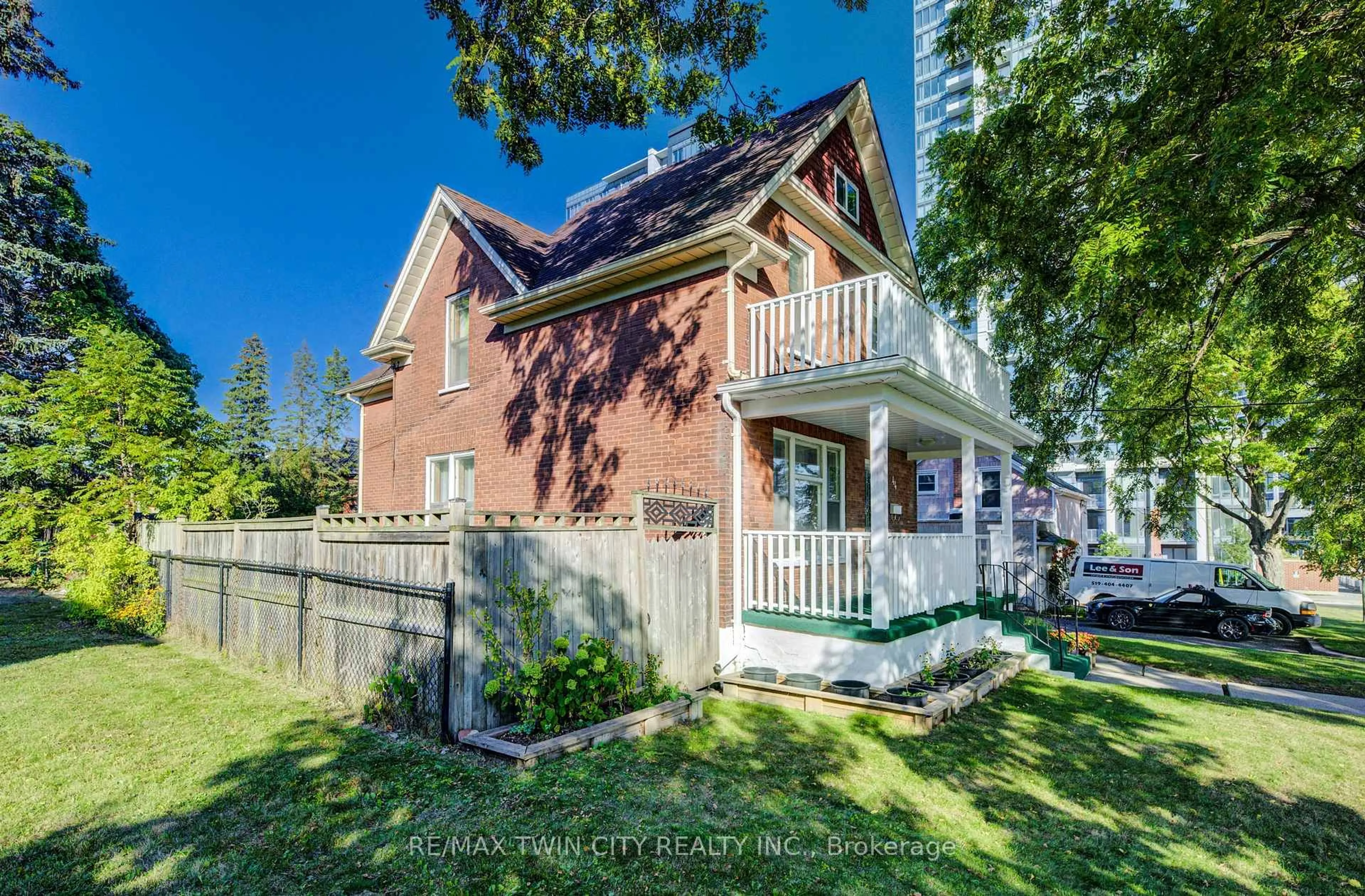 Home with brick exterior material, street for 44 Walter St, Kitchener Ontario N2G 1S1
