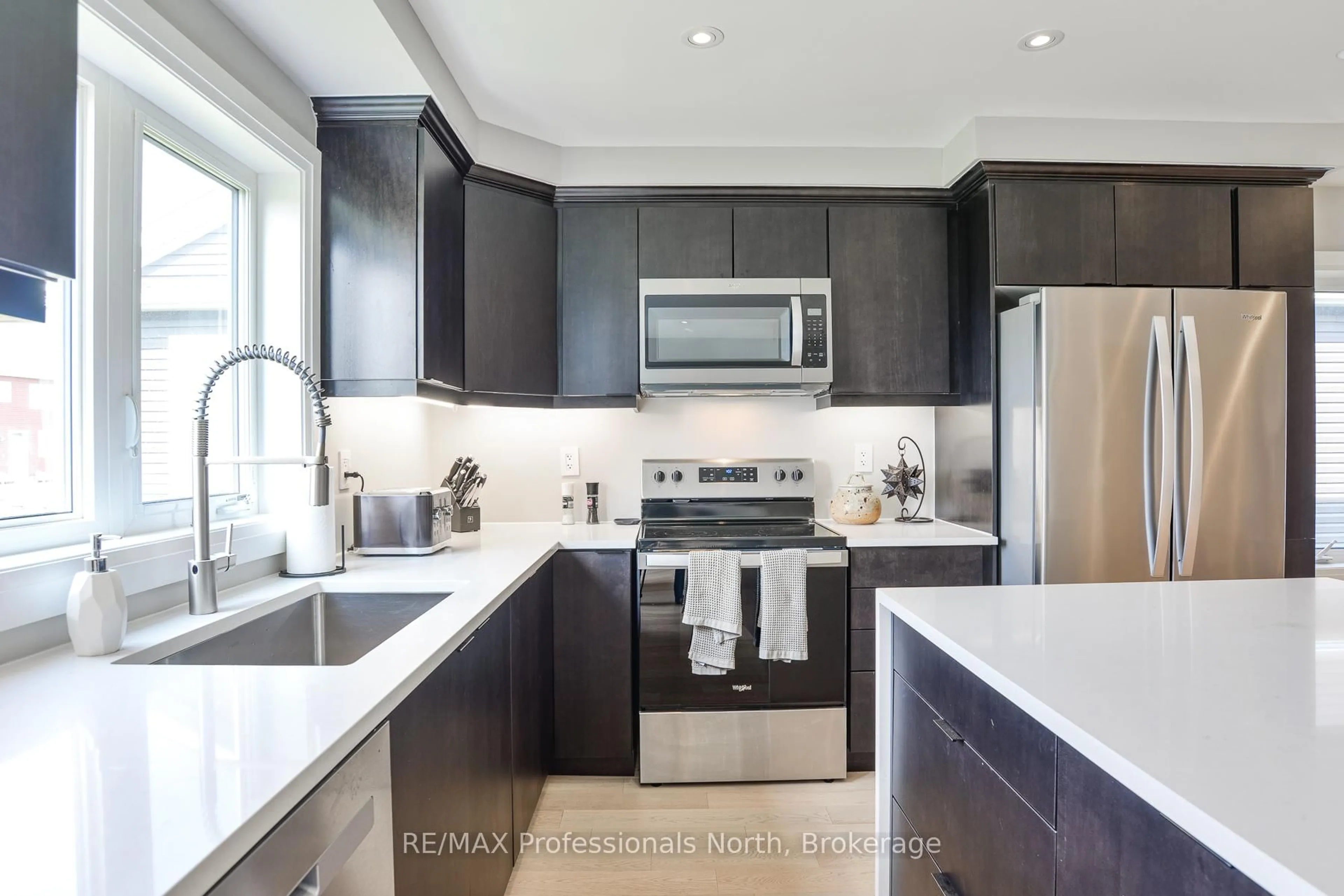 Contemporary kitchen, ceramic/tile floor for 21 Chambery St, Bracebridge Ontario P1L 0N4