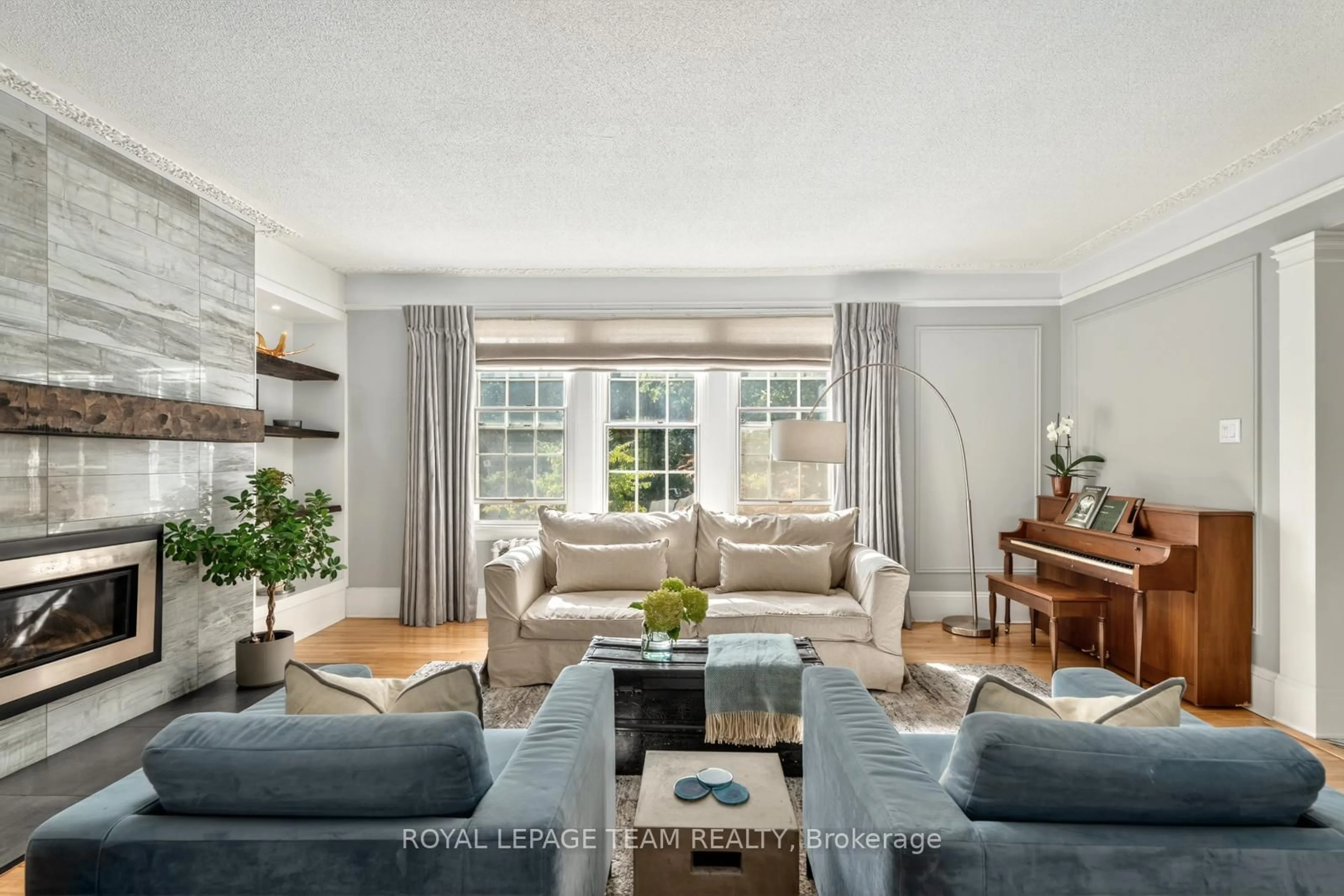 Living room with furniture, unknown for 301 Buena Vista Rd, Ottawa Ontario K1M 0W1