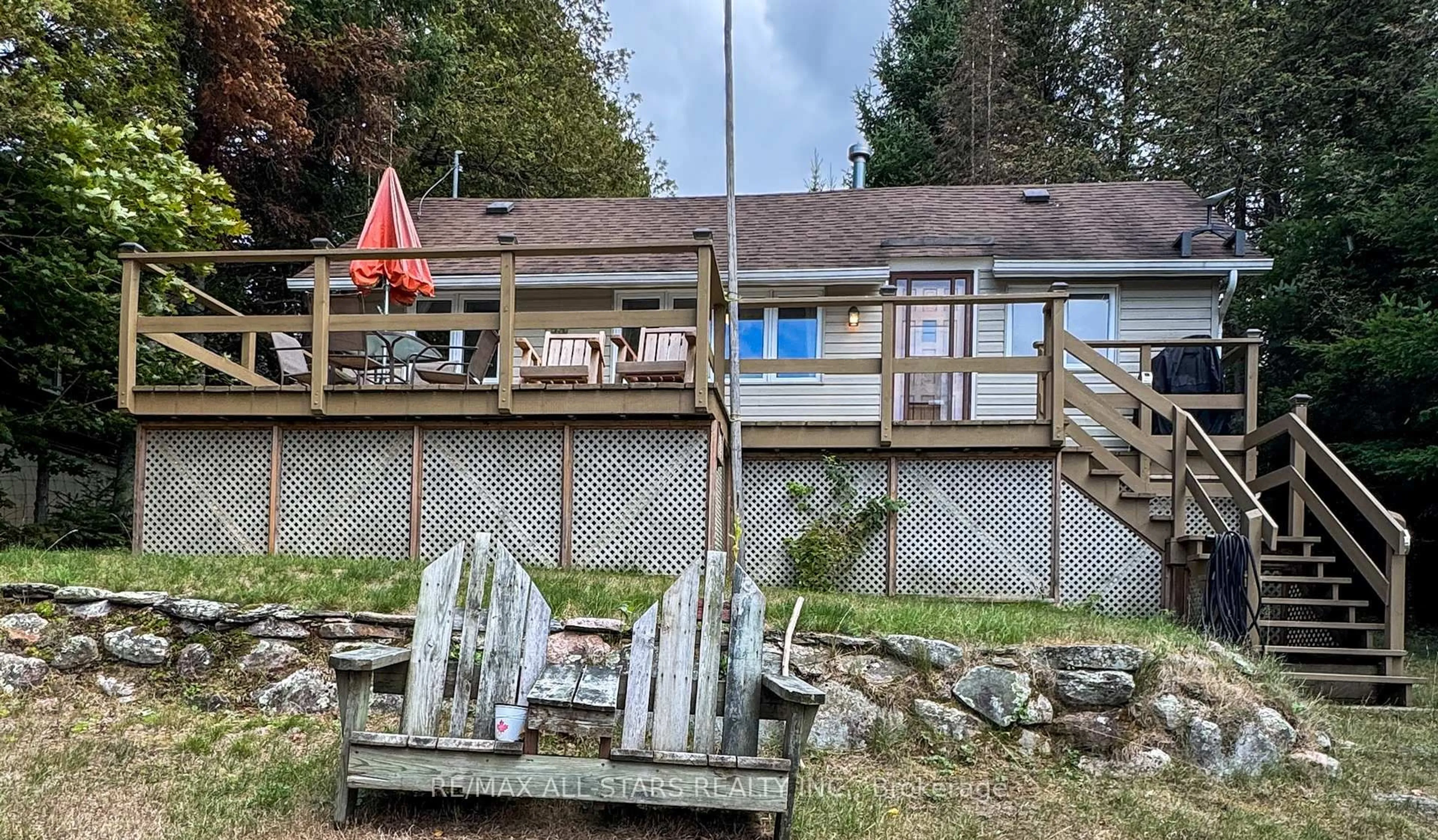A pic from outside/outdoor area/front of a property/back of a property/a pic from drone, building for 170 Couchs Rd, North Kawartha Ontario K0L 1A0